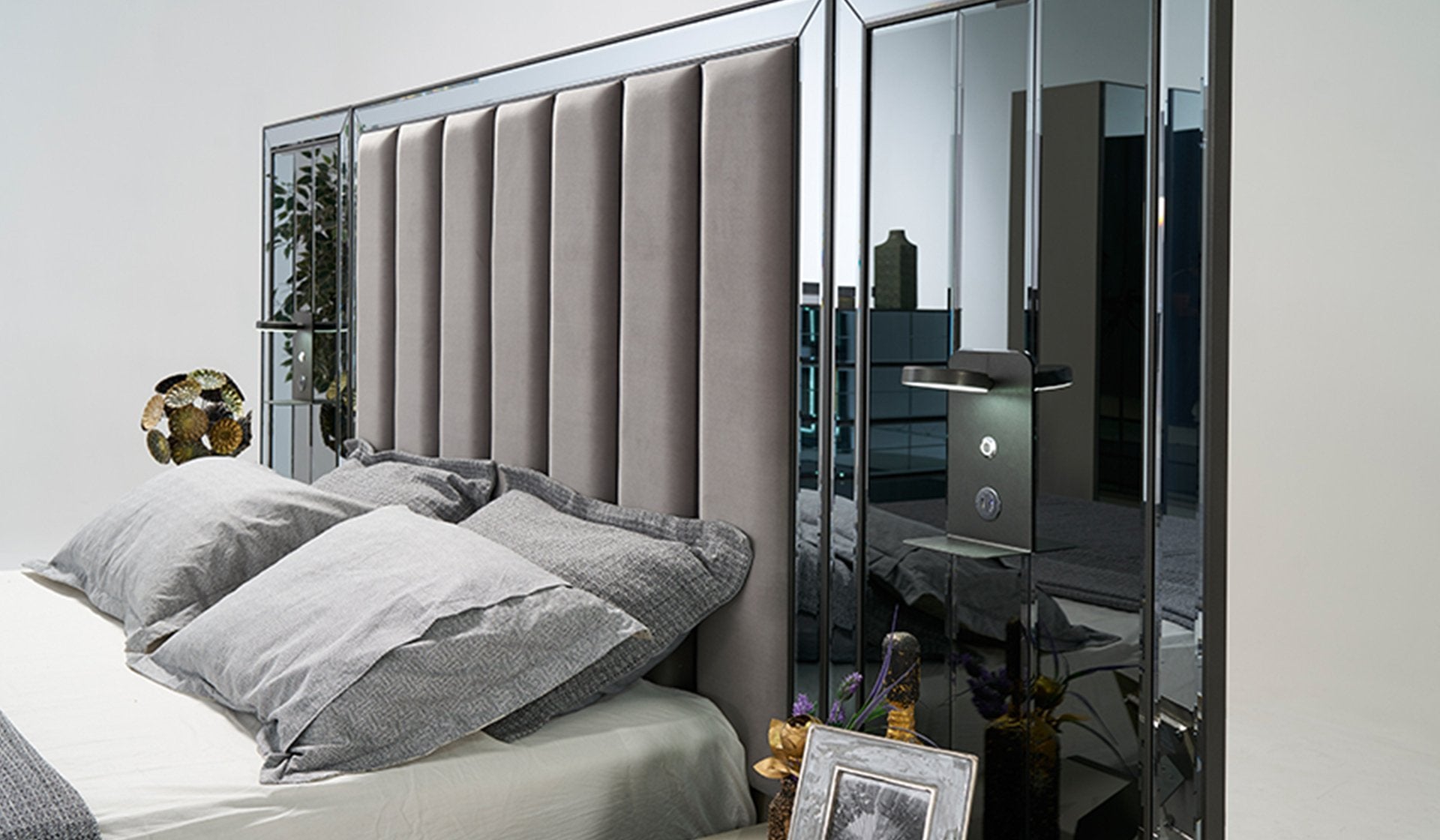 Тапицирано легло «Oylat» с осветление