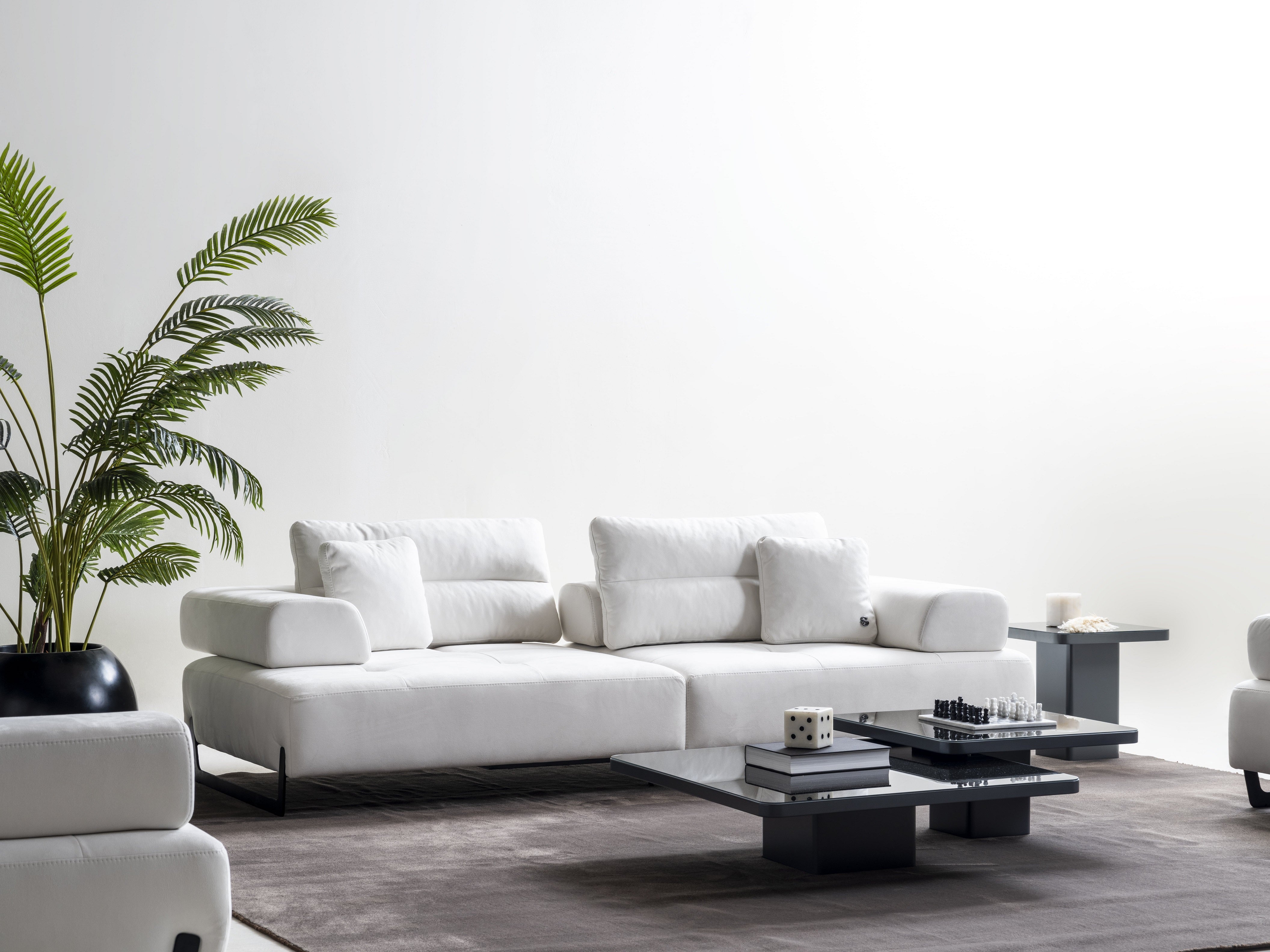 Триместен разтегателен диван «Sirocco» + 2 декоративни възглавници, ширина 250см