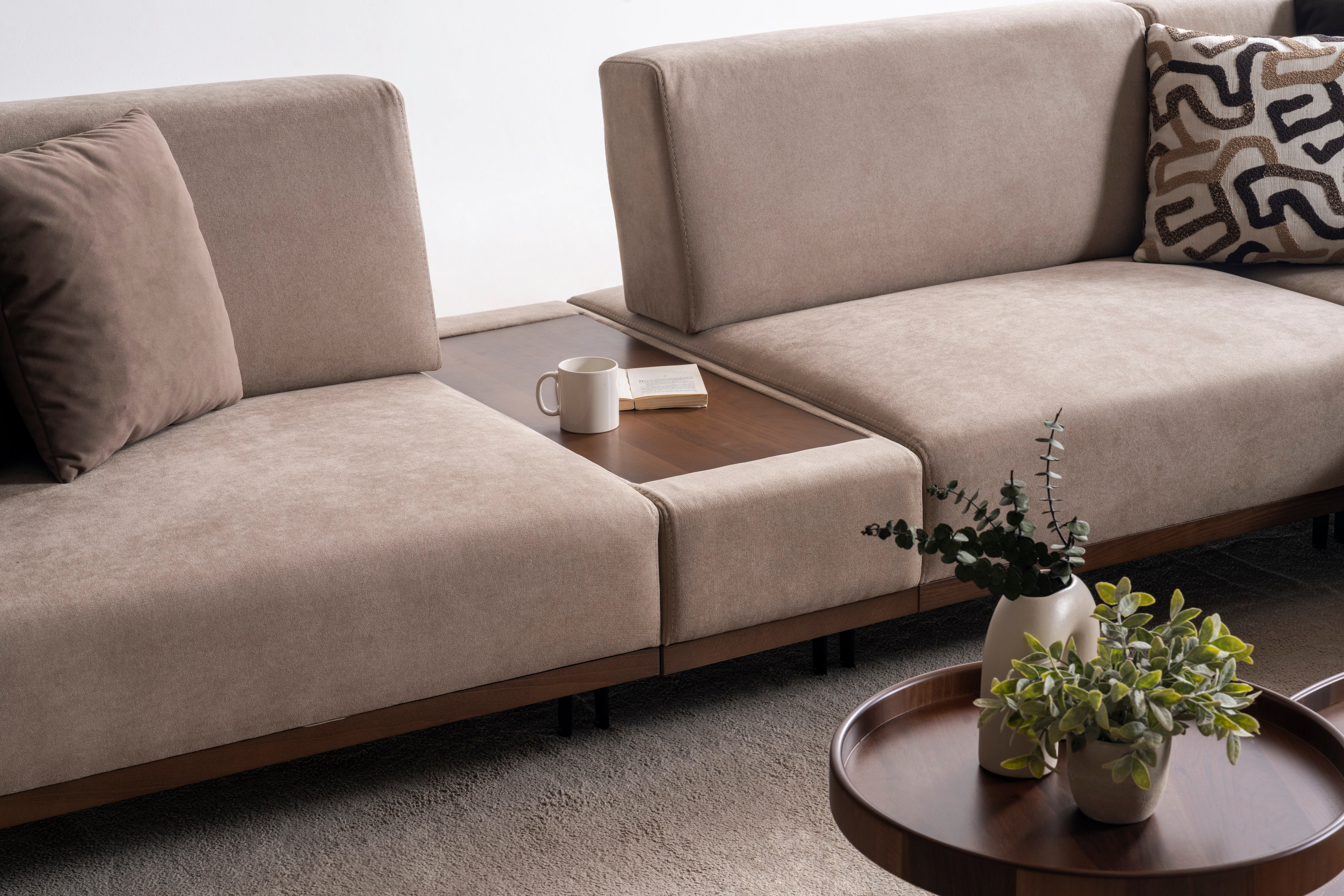 Ъглов диван «Harmony» + конзолна масичка и седем декоративни възглавници, ширина 355см