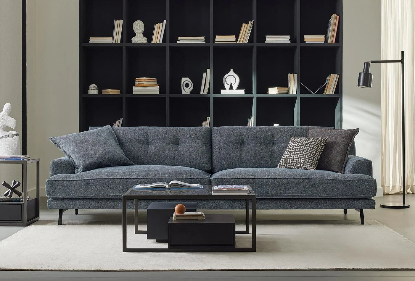 Четириместен диван «Milan» + три декоративни възглавници, ширина 280см