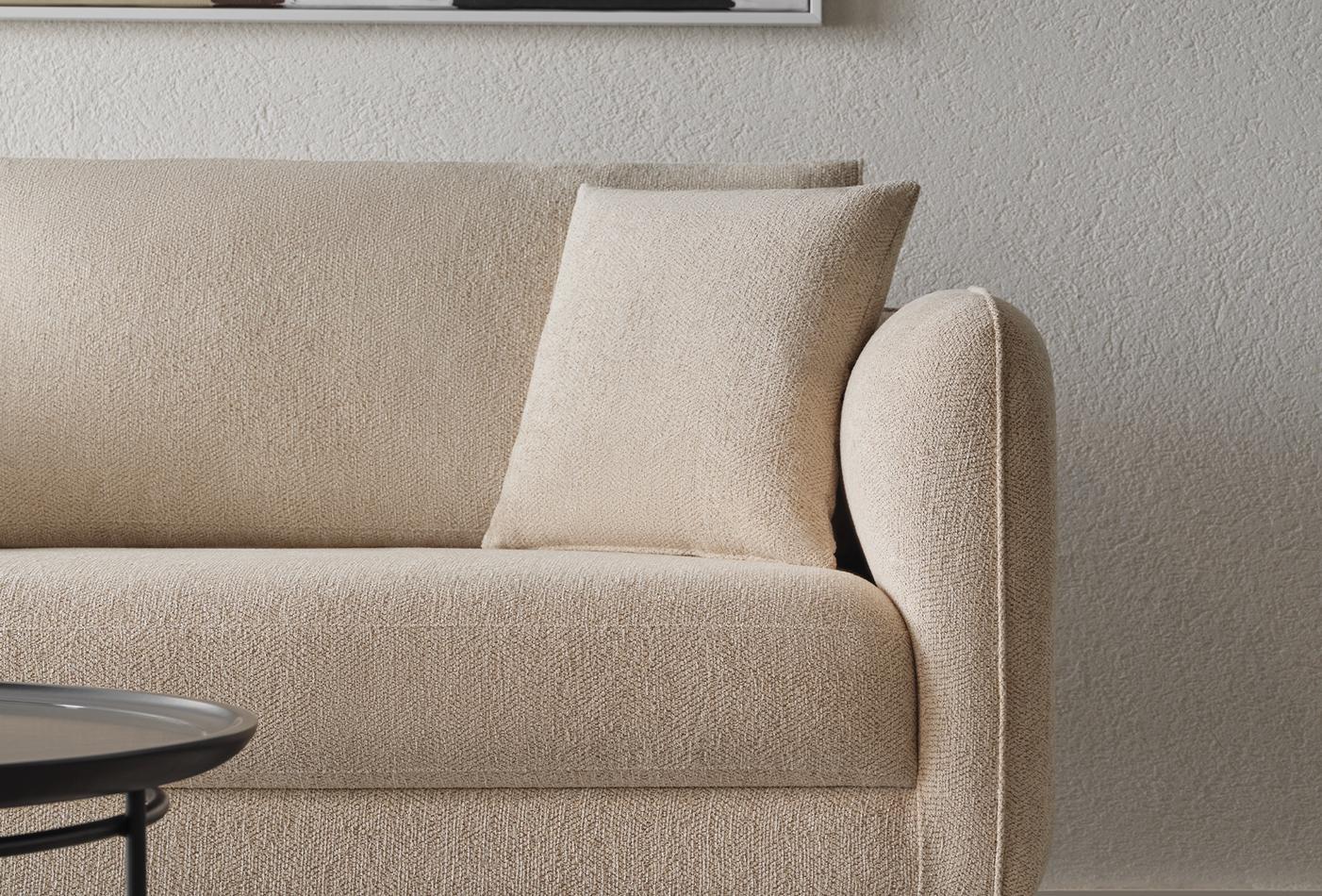 Триместен диван «Parma» + 4 декоративни възглавници, ширина 215см