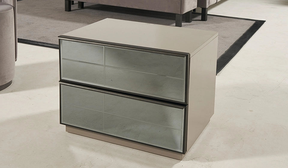 Нощно шкафче «Oylat» + две чекмеджета, размер 62х46х51см