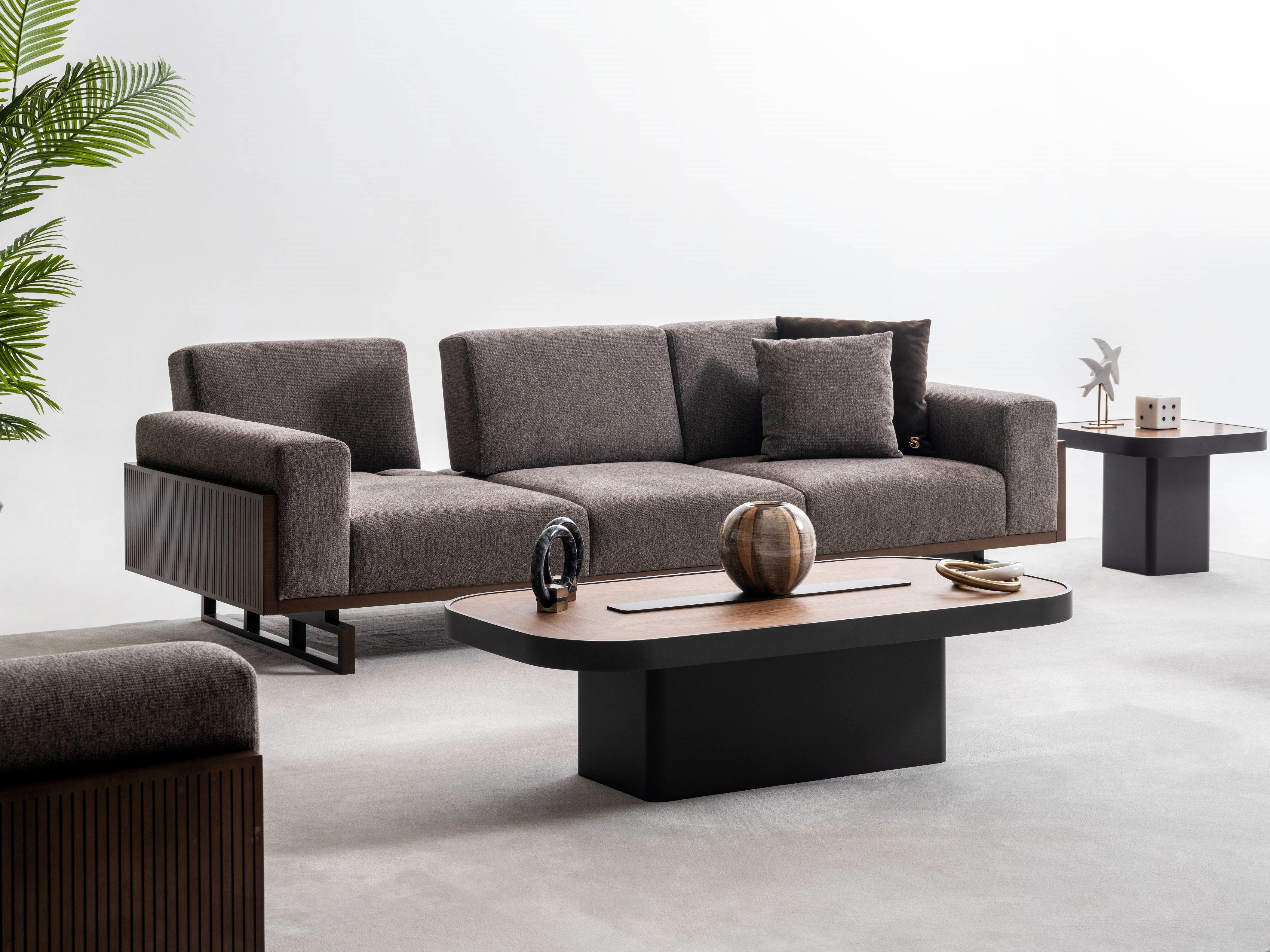 Четириместен разтегателен диван «Harmony» + две декоративни възглавници, ширина 257см