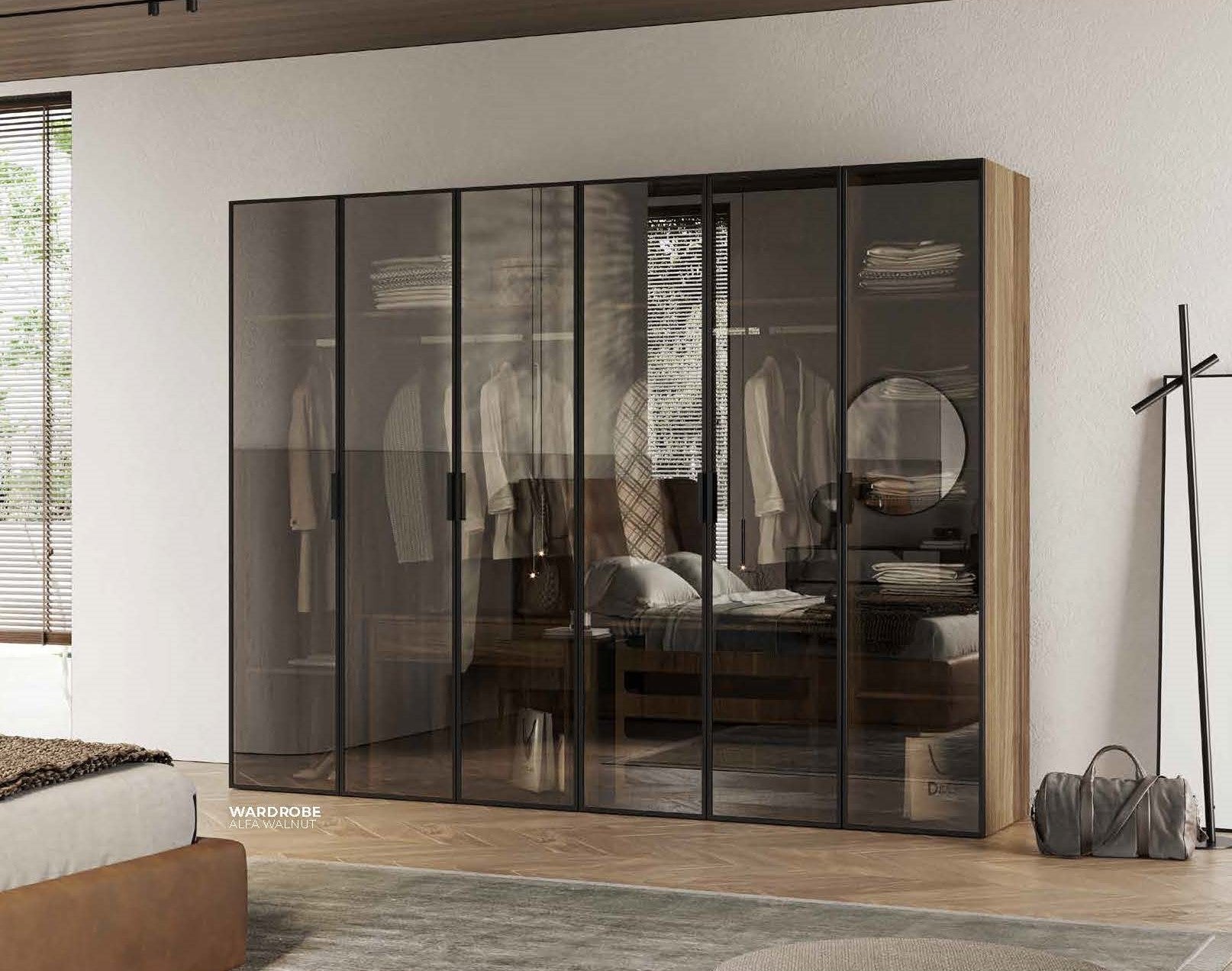 19 конфигурирани модула за гардероб «Alfa» - с осветление, чекмеджета, лостове за закачалки и рафтове