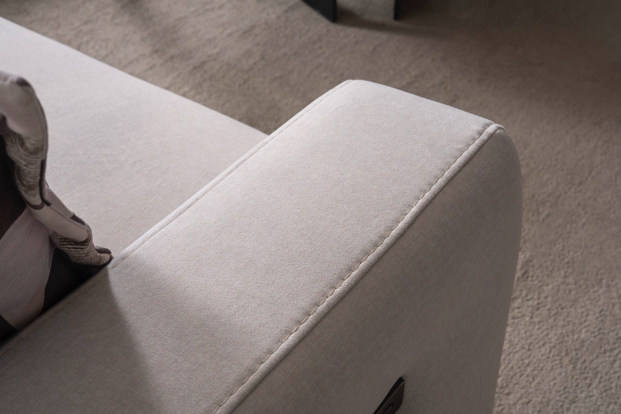 Модулен разтегателен диван «Como» с електрически механизъм, USB зарядна станция