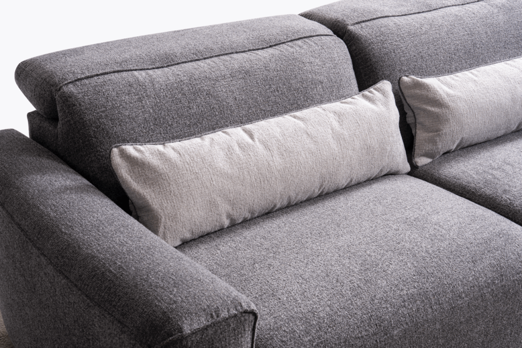 Триместен разтегателен диван - легло «Roma» + 2 декоративни възглавници, ширина 234см