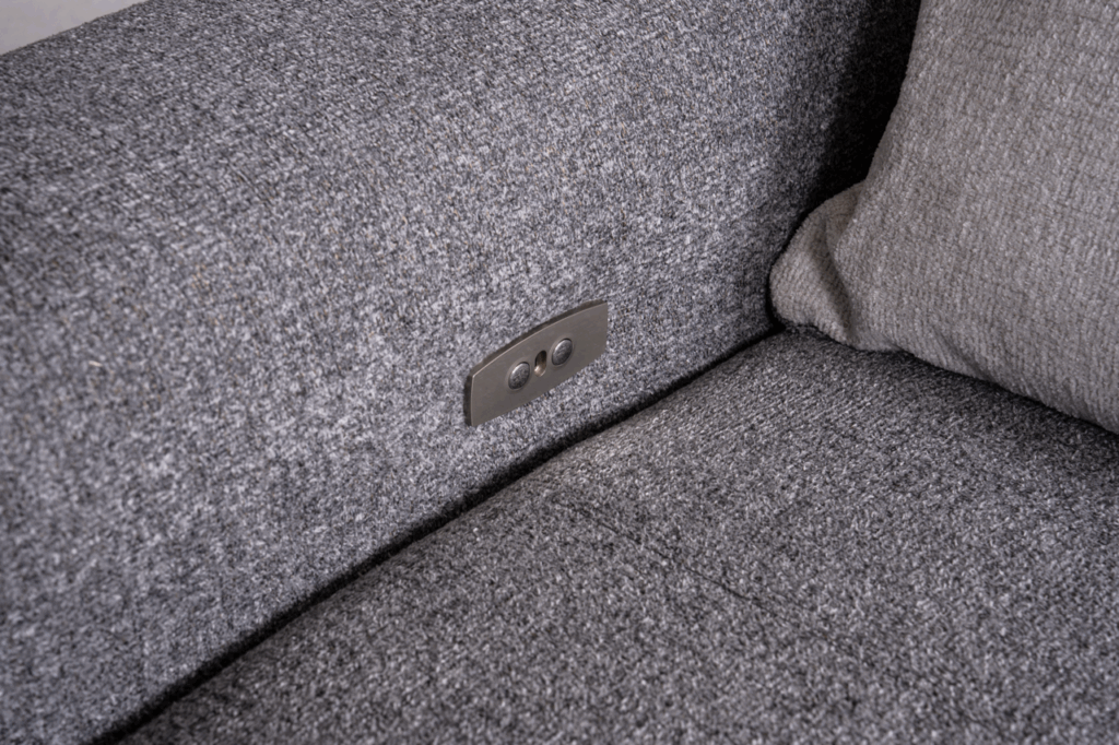 Триместен разтегателен диван - легло «Roma» + 2 декоративни възглавници, ширина 234см