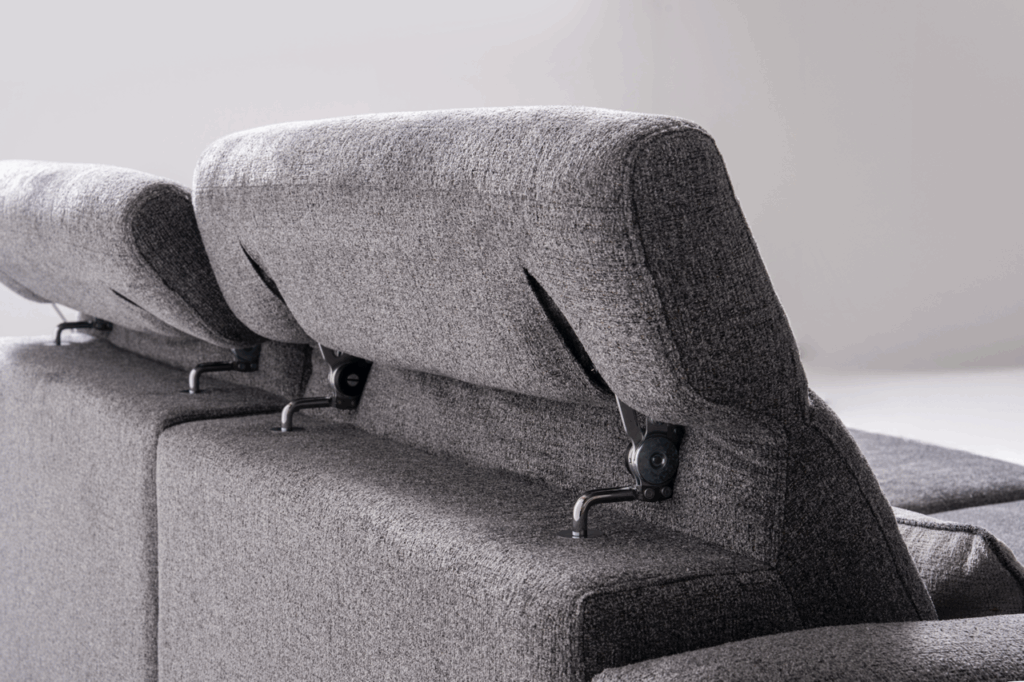 Триместен разтегателен диван - легло «Roma» + 2 декоративни възглавници, ширина 234см