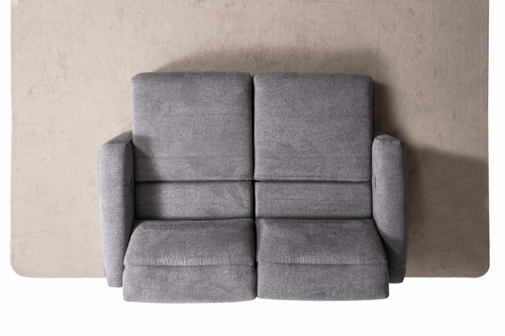 Триместен разтегателен диван - легло «Roma» + 2 декоративни възглавници, ширина 234см