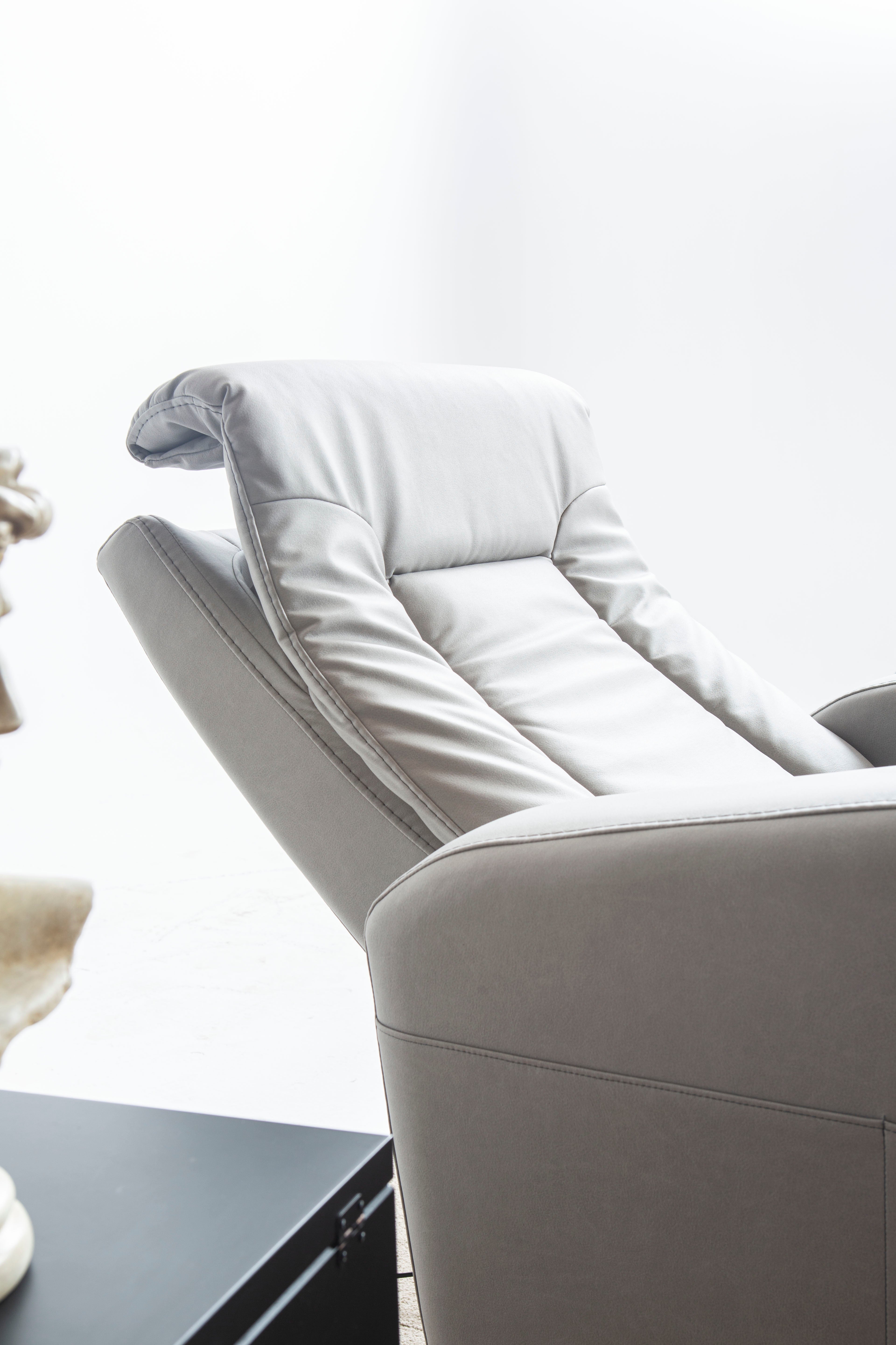 Кресло «Cunda» с електрически релакс механизъм, USB зарядна станция