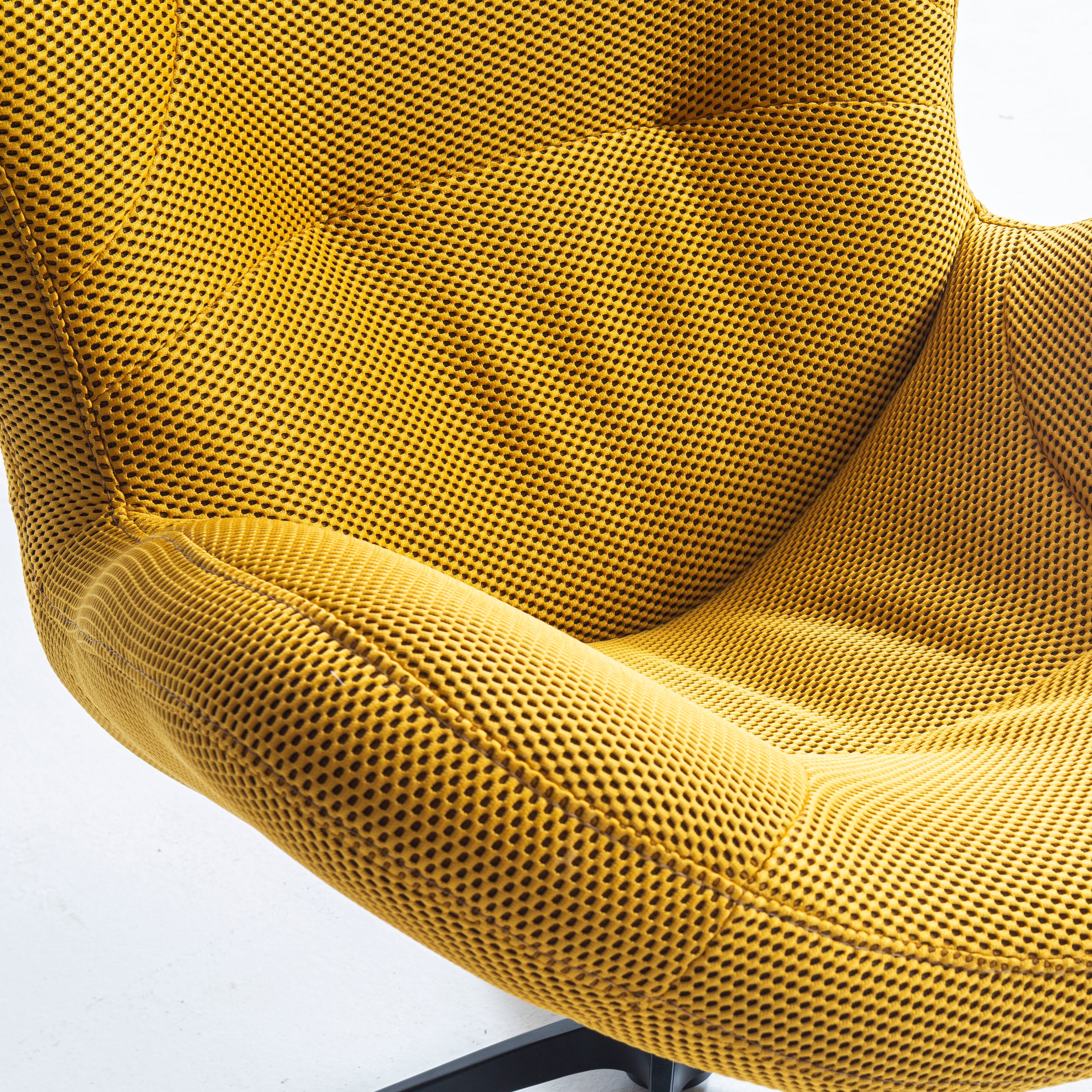 Кресло «Yonca» с въртяща се основа