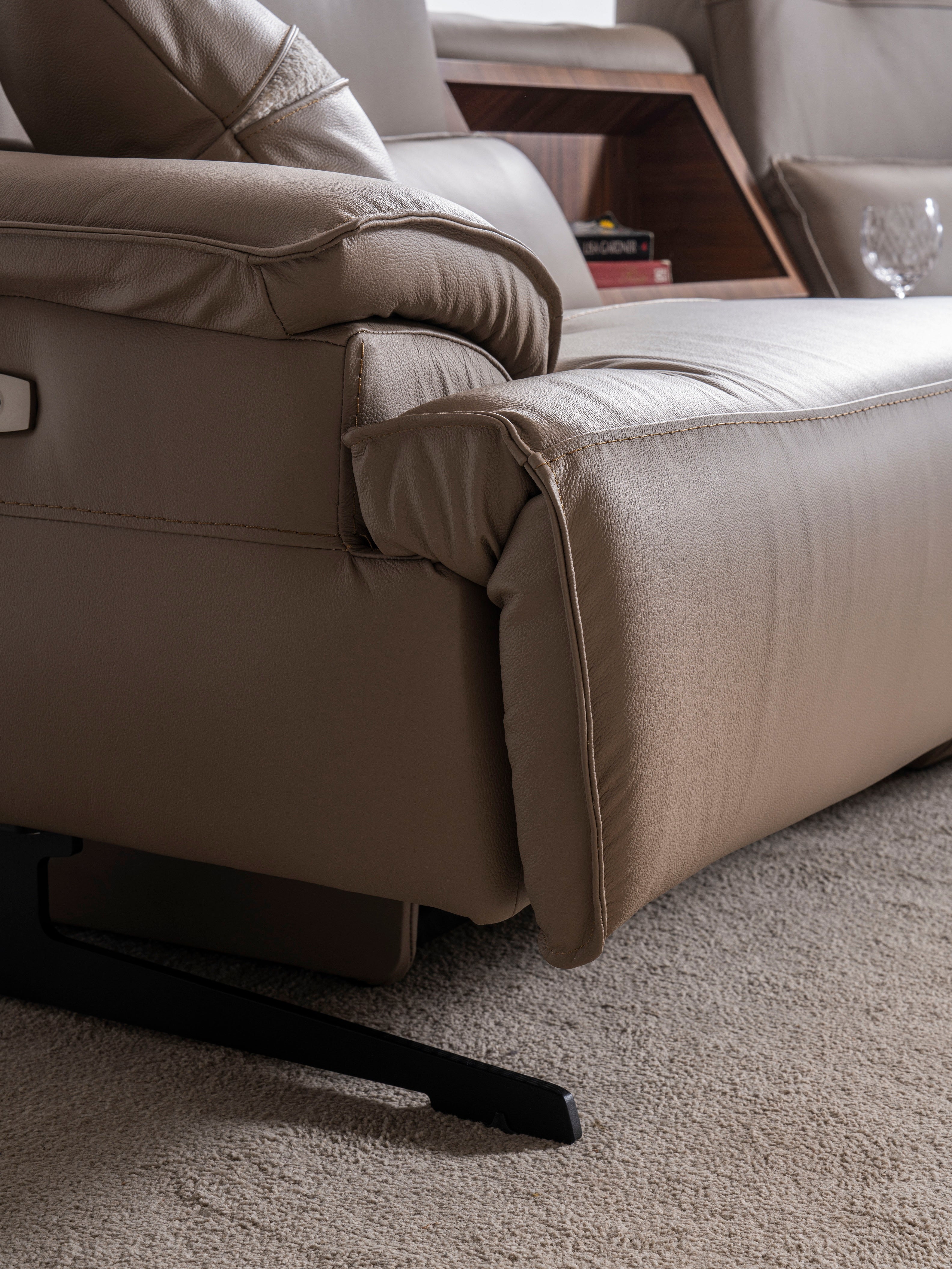 Двуместен диван «Perge» + електрически механизъм, USB зарядна станция, музикална конзола, ширина 270см