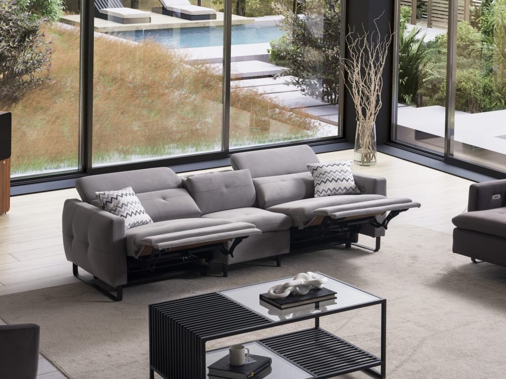 Триместен диван «Gizem» + музикална конзола, USB зарядна станция, електрически механизъм, ширина 245см