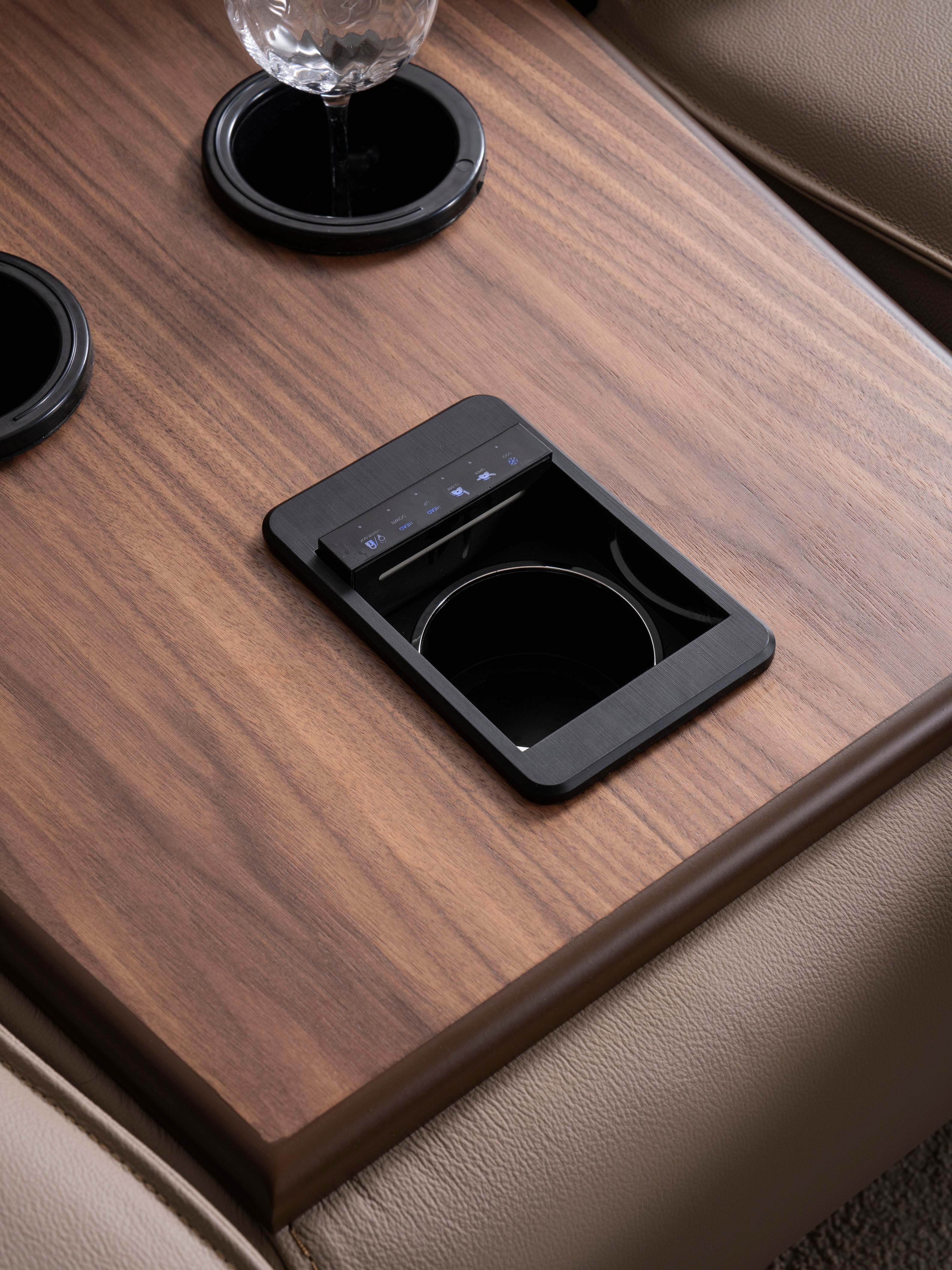 Двуместен диван «Perge» + електрически механизъм, USB зарядна станция, музикална конзола, ширина 270см