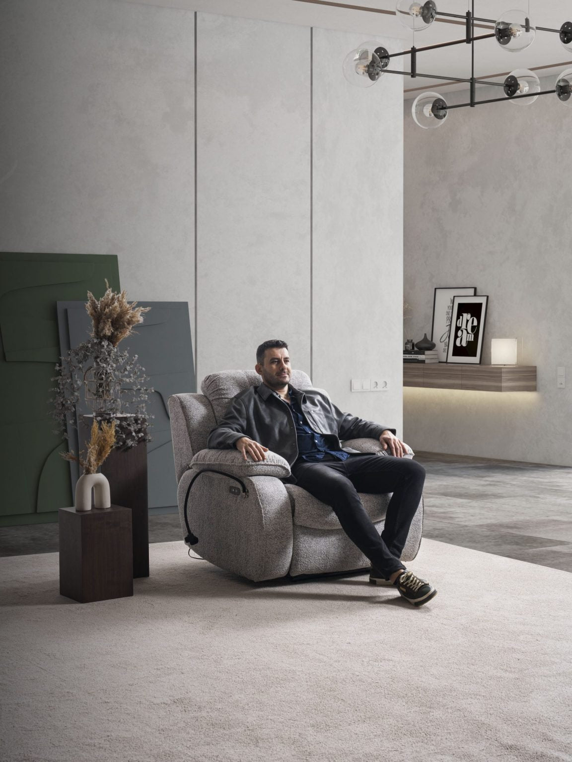 Кресло «Safran» с електрически релакс механизъм и USB зарядна станция