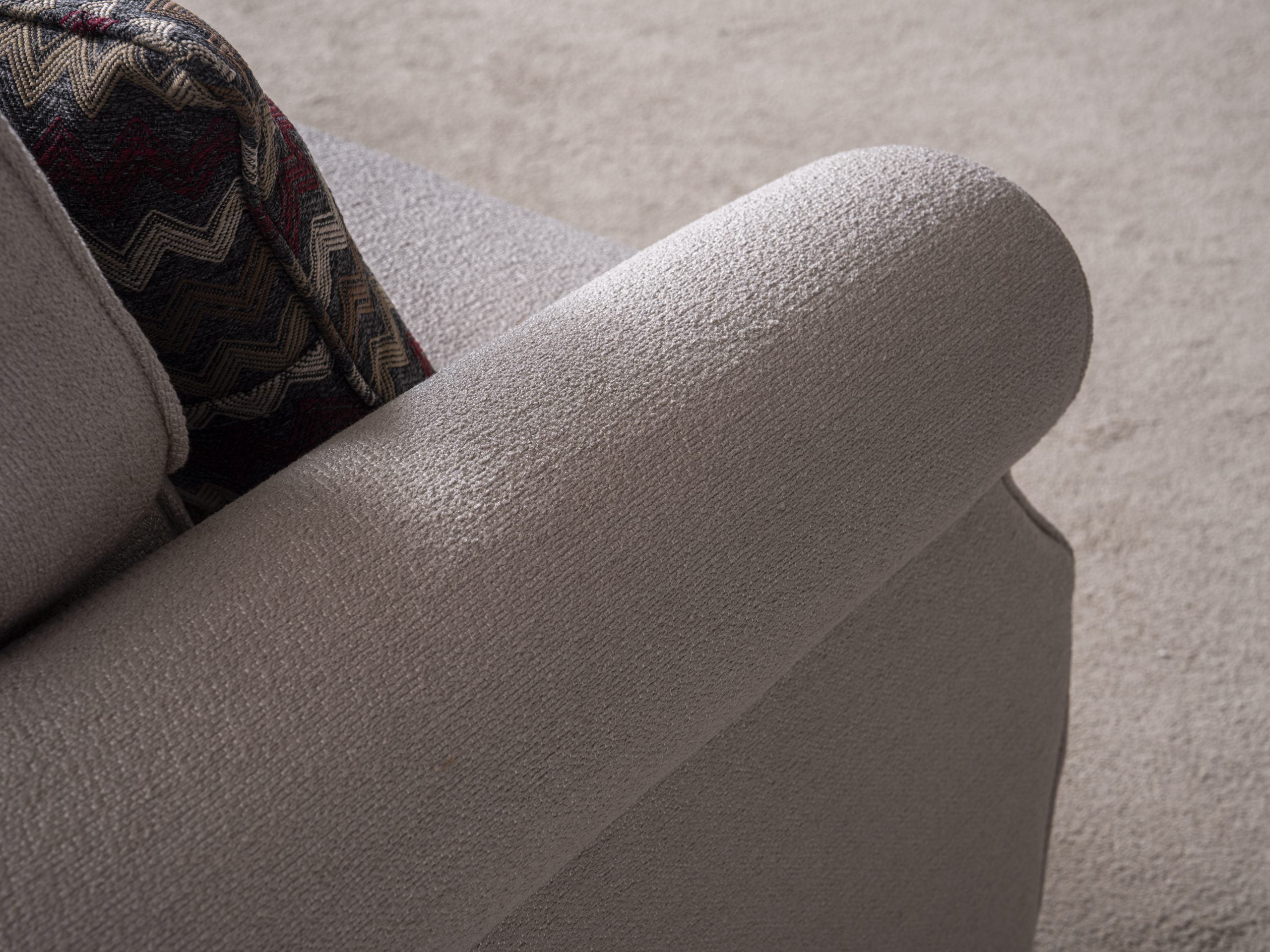 Триместен разтегателен диван - легло «Rustik» + 2 декоративни възглавници, ширина 195см