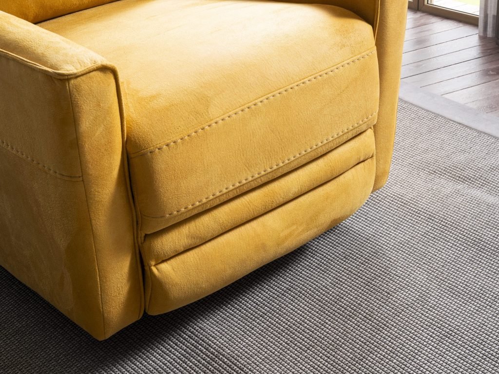 Кресло «Girit» с електрически релакс механизъм, USB зарядна станция