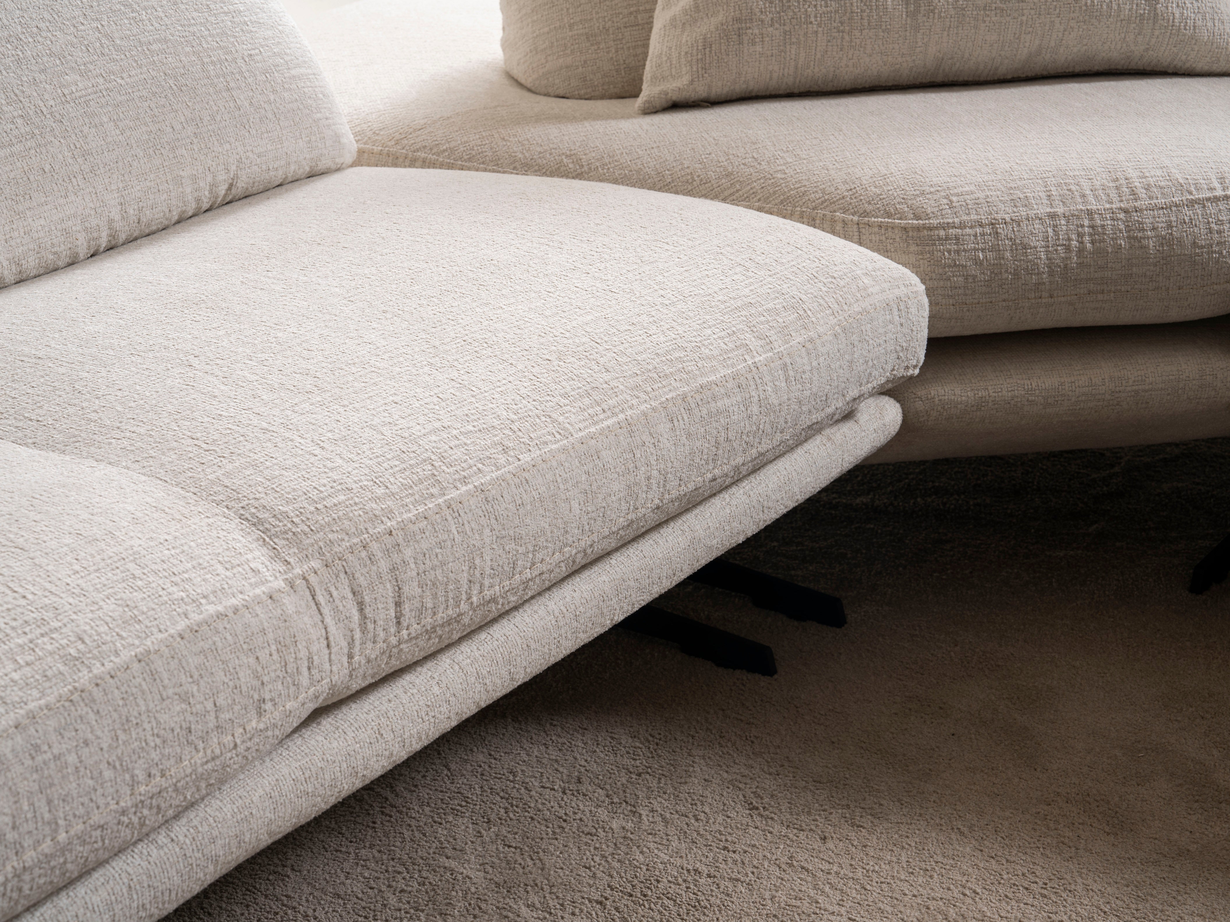 Ъглов разтегателен диван «Mostar» + три декоративни възглавници, ширина 322см