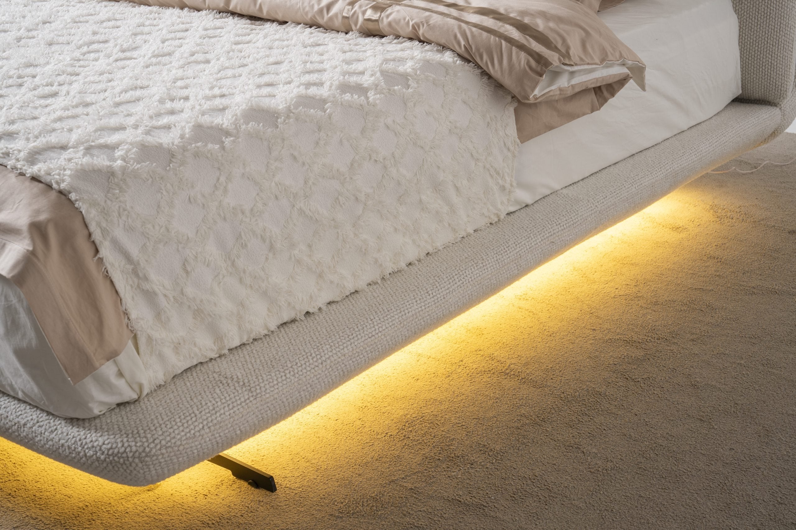 Тапициранo легло «Messina» + LED осветление, 160x200см