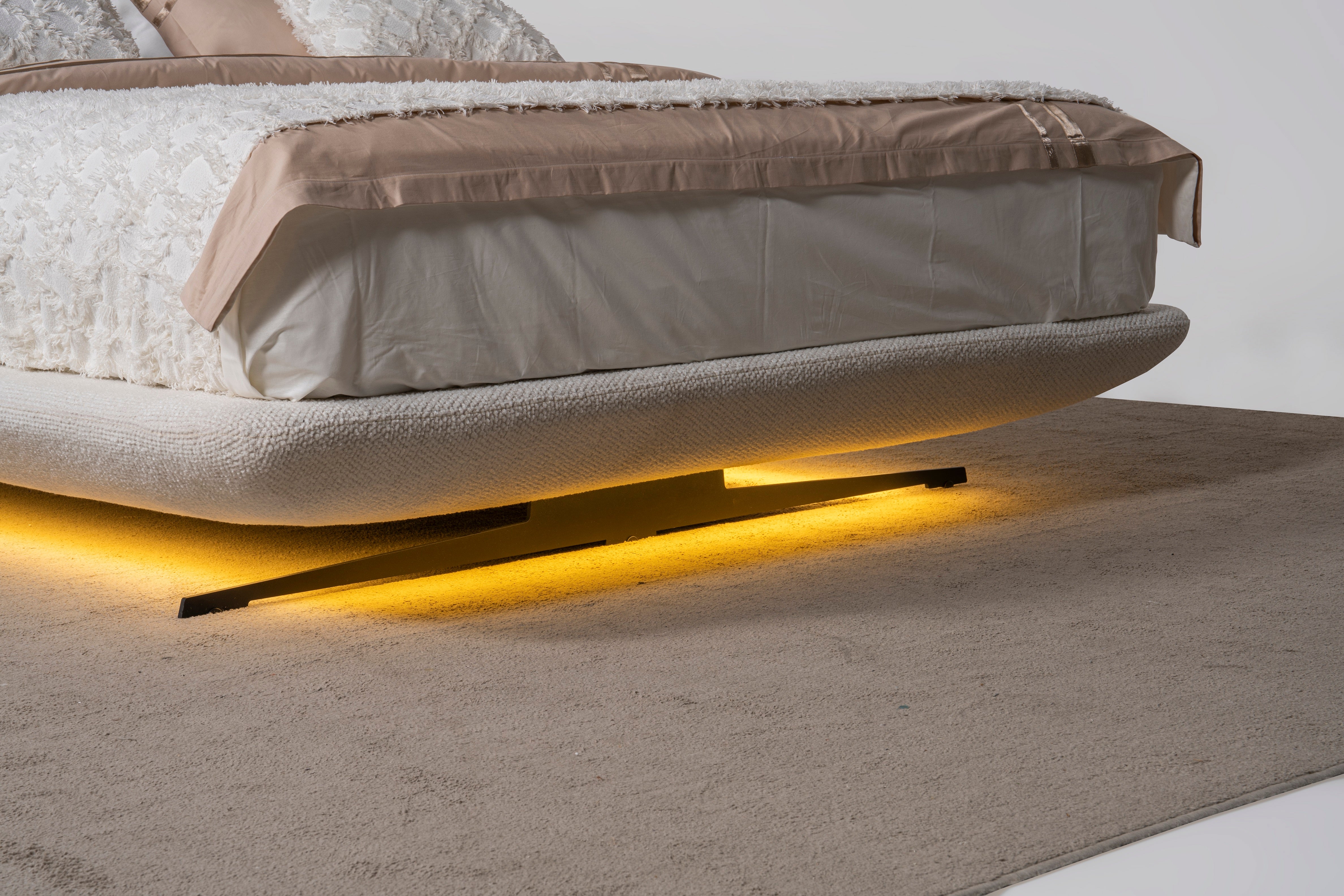 Тапицирано легло «Messina» с LED осветление