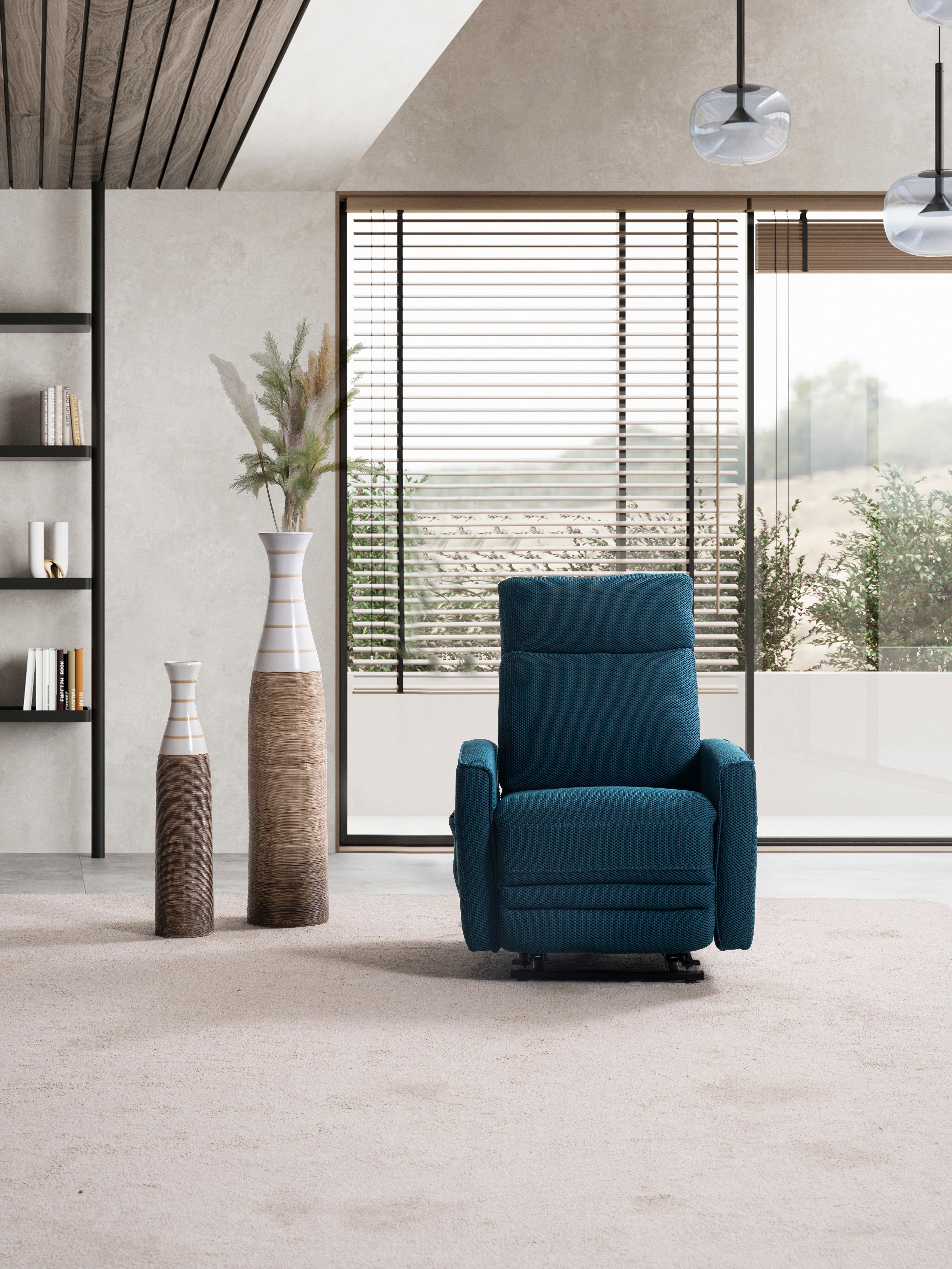 Кресло «Girit Medical» с електрически релакс механизъм, USB зарядна станция