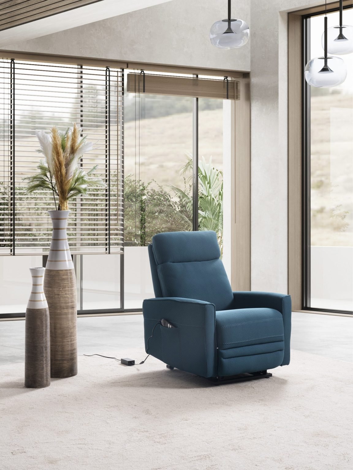 Кресло «Girit Medical» с електрически релакс механизъм, USB зарядна станция