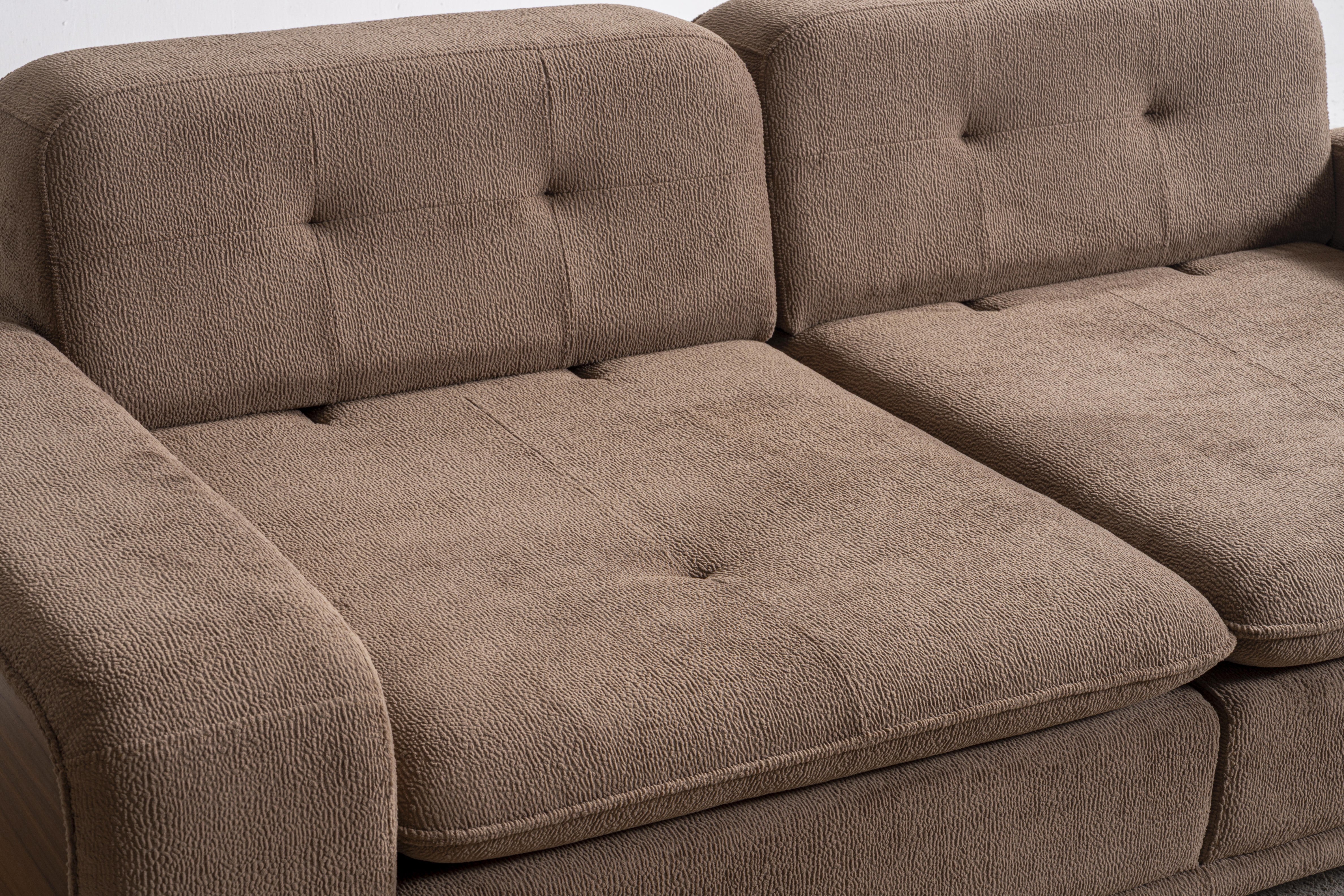 Триместен разтегателен диван «Angel» + 2 декоративни възглавници, ширина 235см