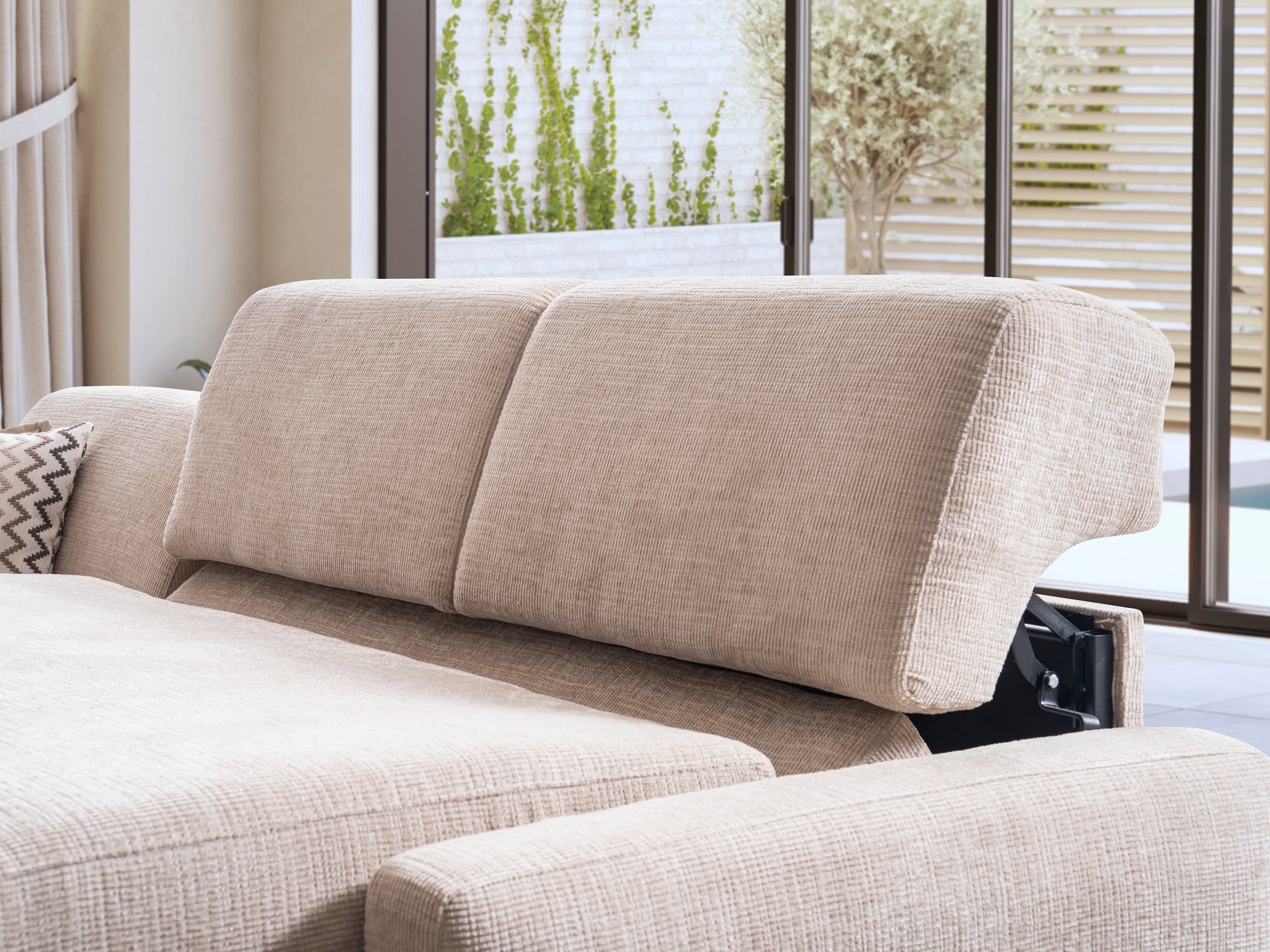 Ъглов разтегателен диван - легло «Kalyon» + електрически механизъм и USB зарядна станция, ширина 270 или 290см