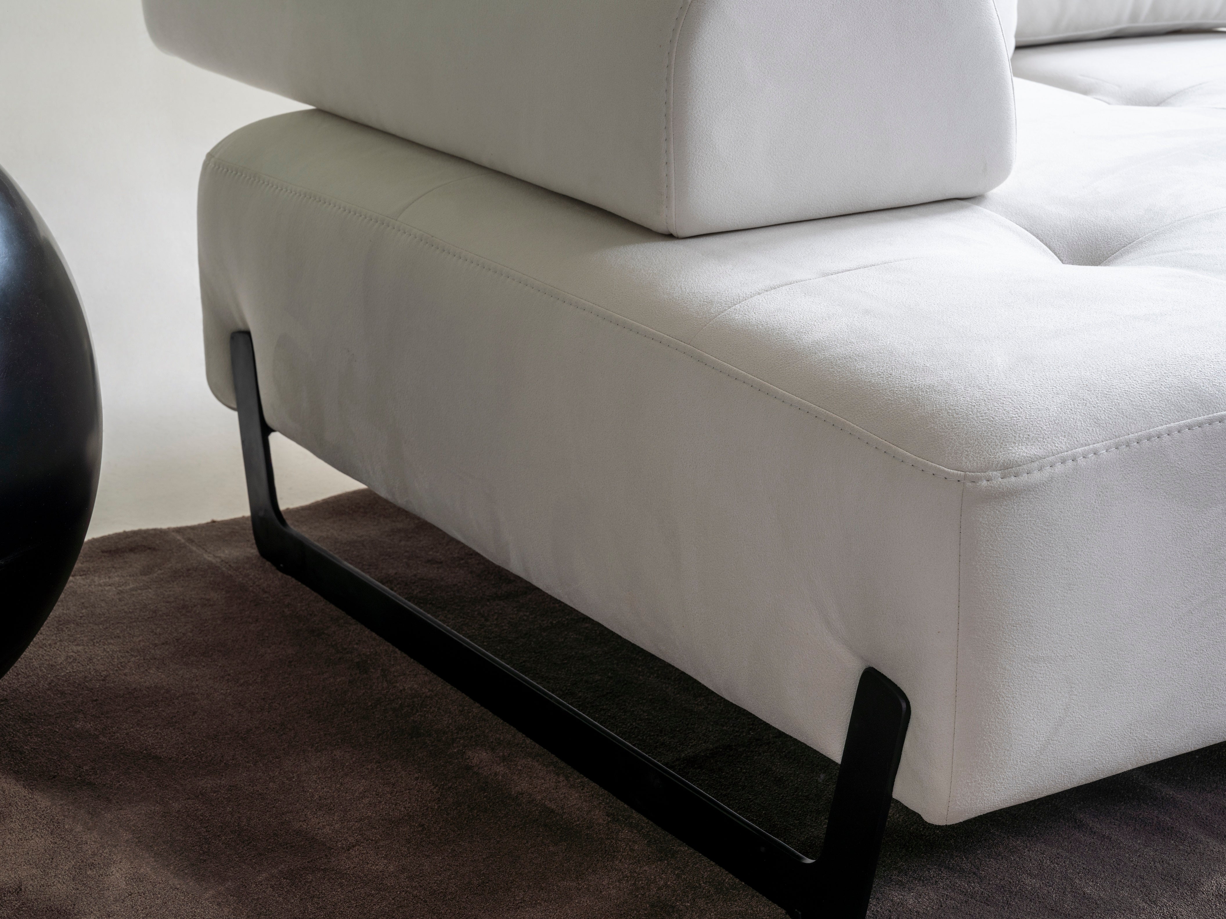 Триместен разтегателен диван «Sirocco» + 2 декоративни възглавници, ширина 250см