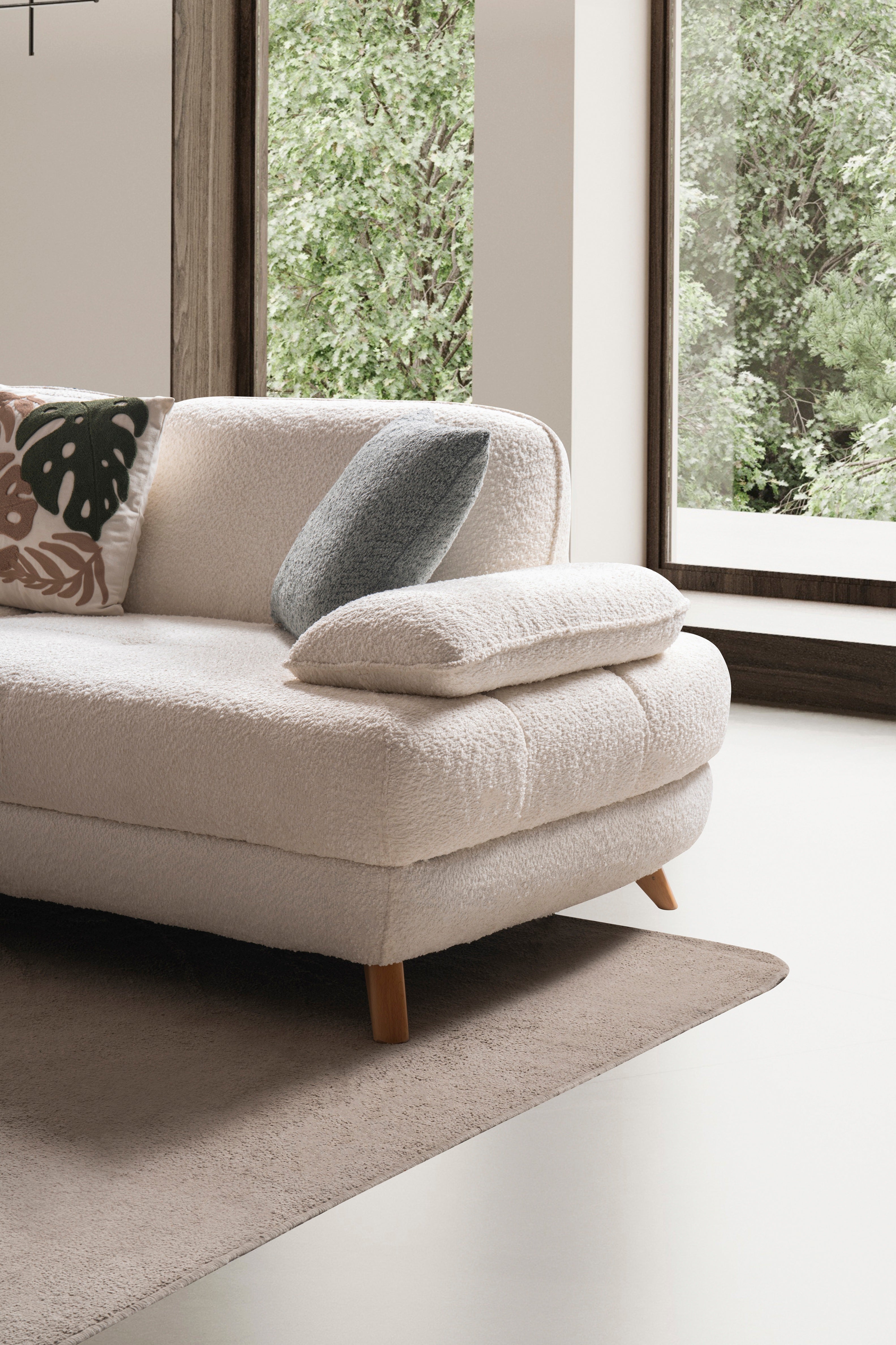 Триместен разтегателен диван «Montana» + 2 декоративни възглавници, с място за съхранение, ширина 240см