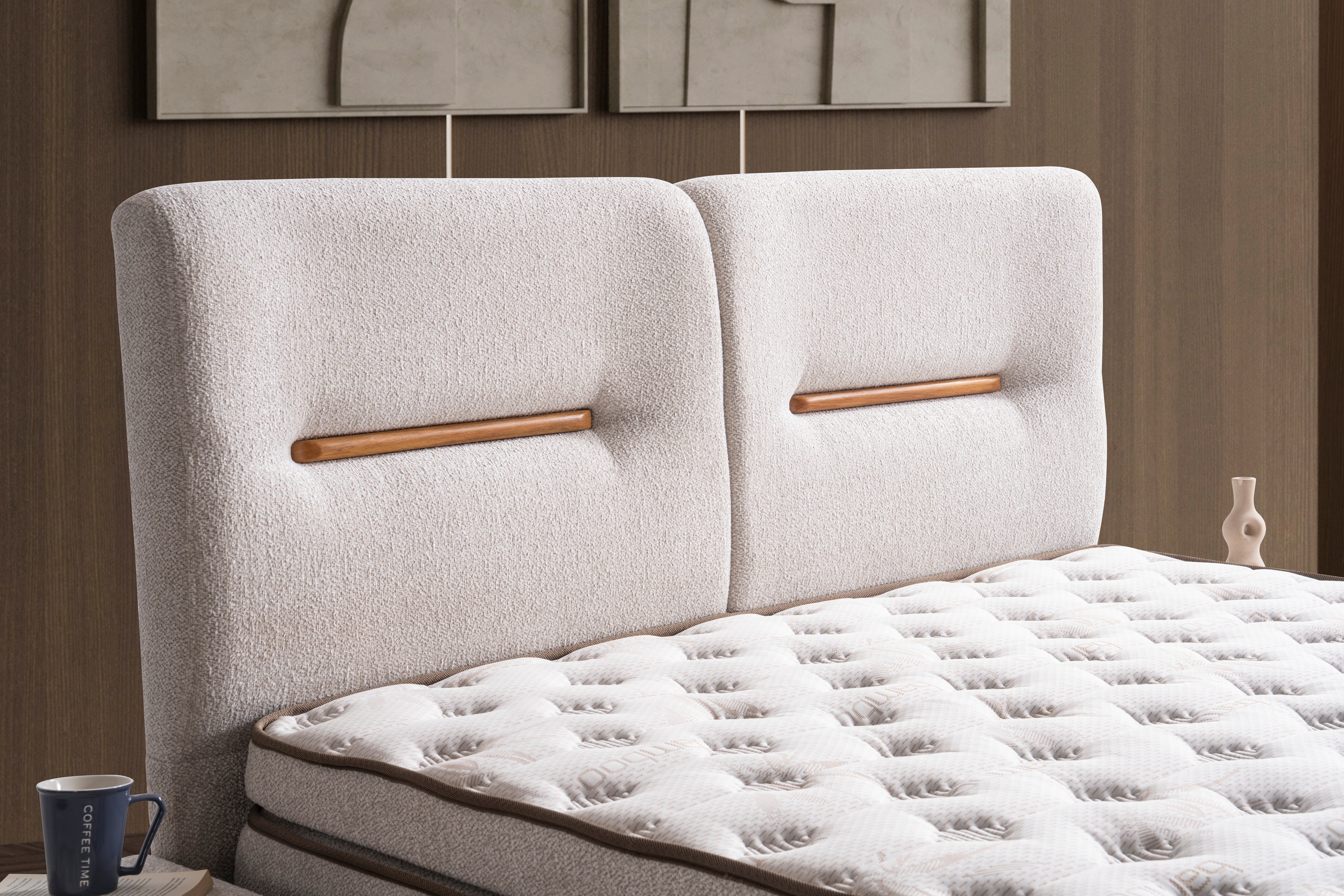 Тапицирано легло «Bohem» + Матрак и табла - с място за съхранение, повдигащ механизъм, система за безшумно затваряне