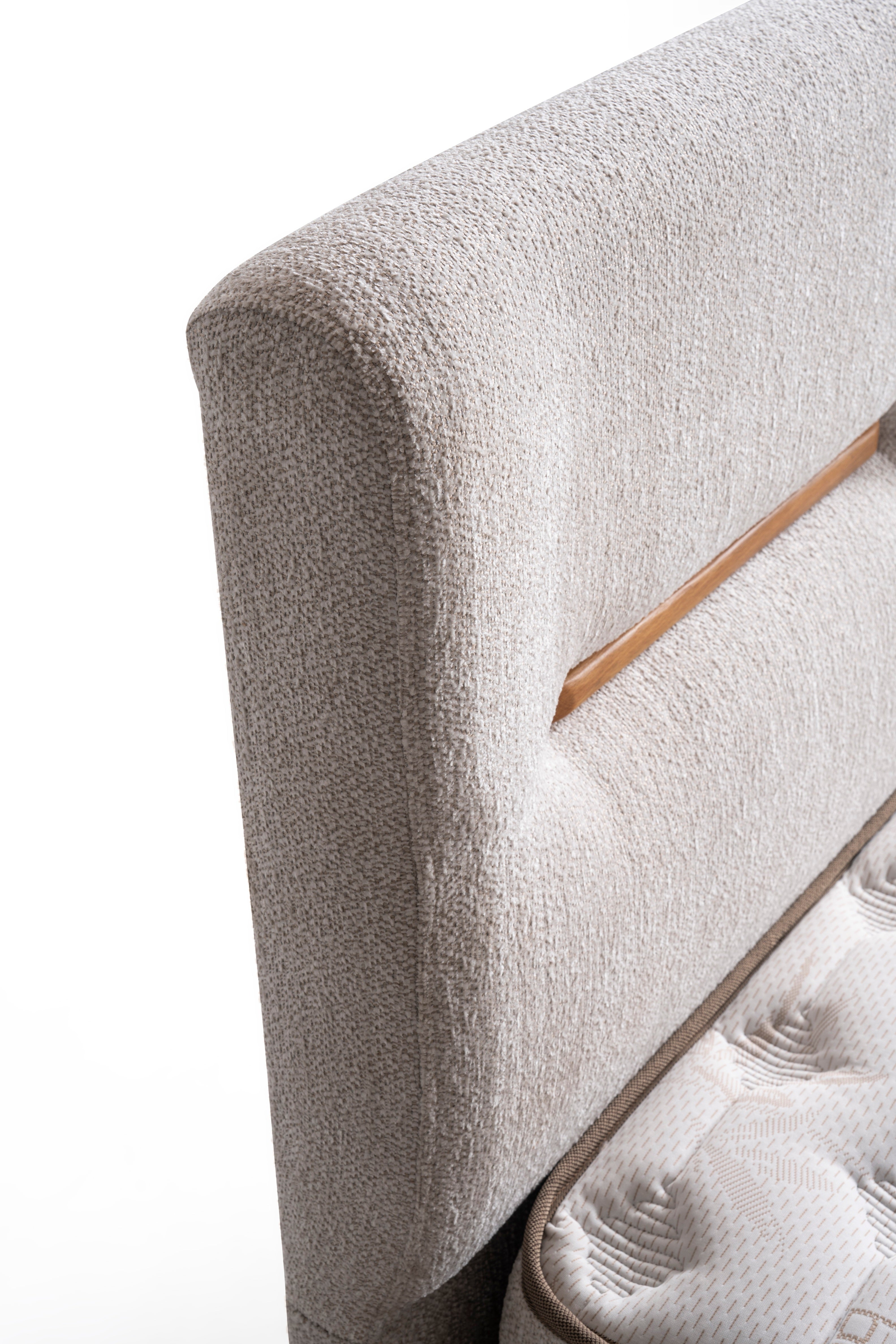 Тапицирано легло «Bohem» + Матрак и табла - с място за съхранение, повдигащ механизъм, система за безшумно затваряне