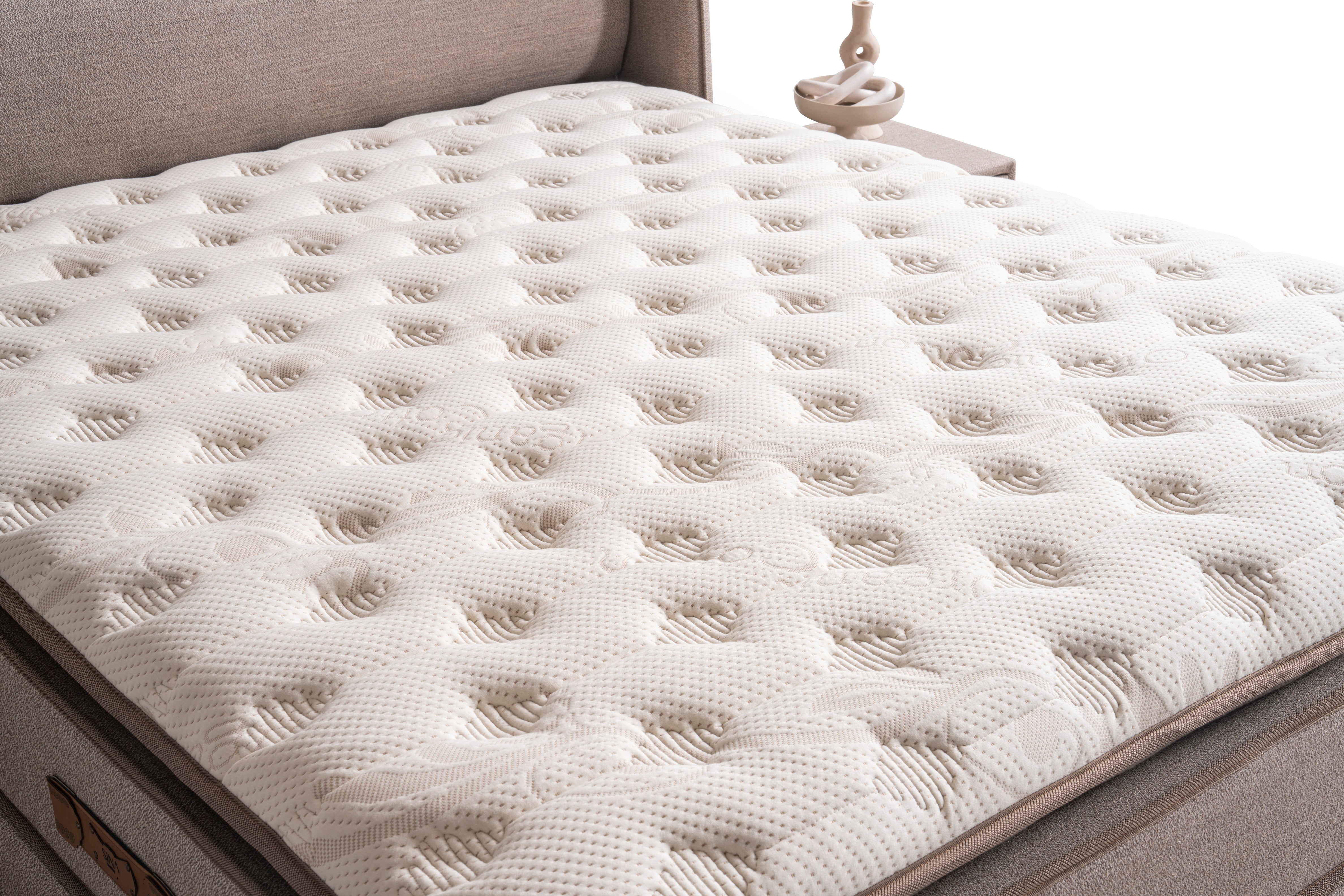 Тапицирано легло «Pirlanta» + Матрак и табла - с място за съхранение, повдигащ механизъм, система за безшумно затваряне