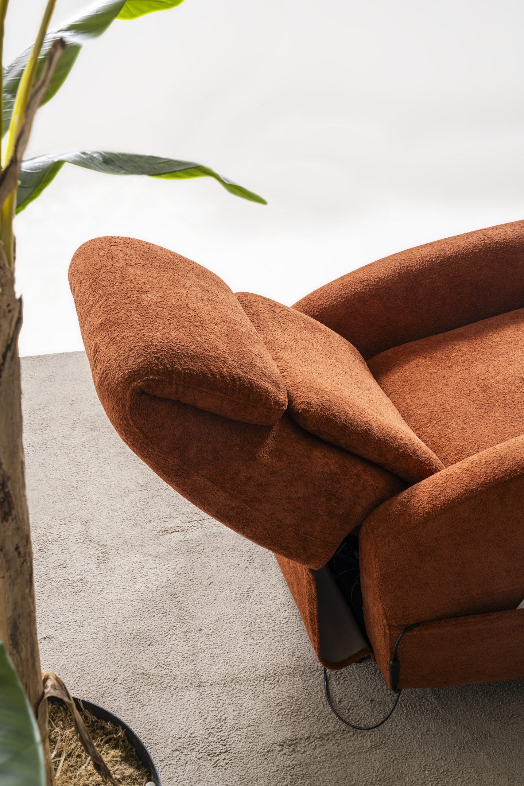 Кресло «Samos» - с електрически релакс механизъм, USB зарядна станция