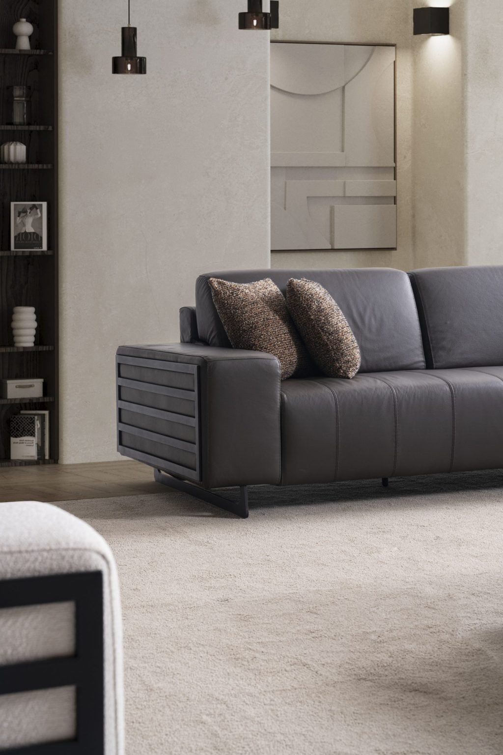 Триместен разтегателен диван «Selale» + две декоративни възглавници, ширина 240см