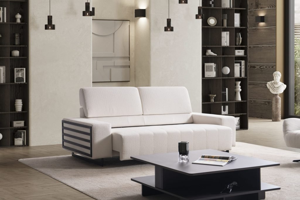 Триместен разтегателен диван «Selale» + две декоративни възглавници, ширина 240см