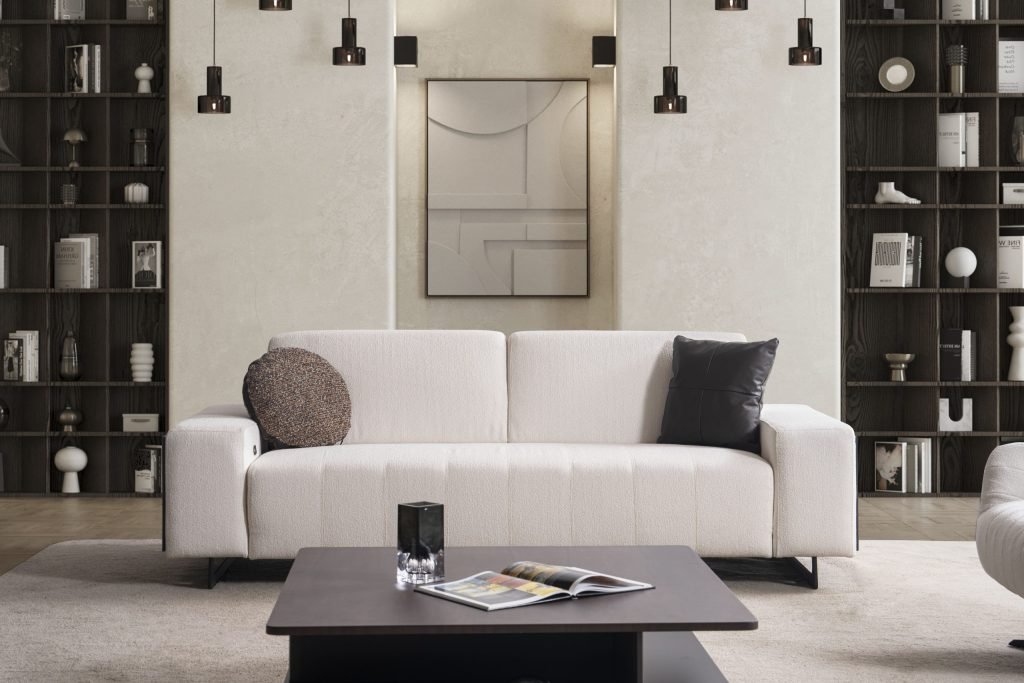 Триместен разтегателен диван «Selale» + две декоративни възглавници, ширина 240см