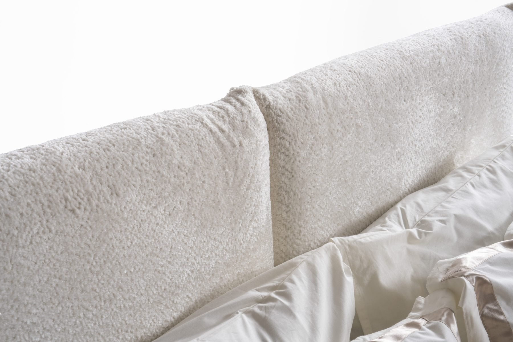 Тапицирано легло «Sky» с регулираща табла, с място за съхранение