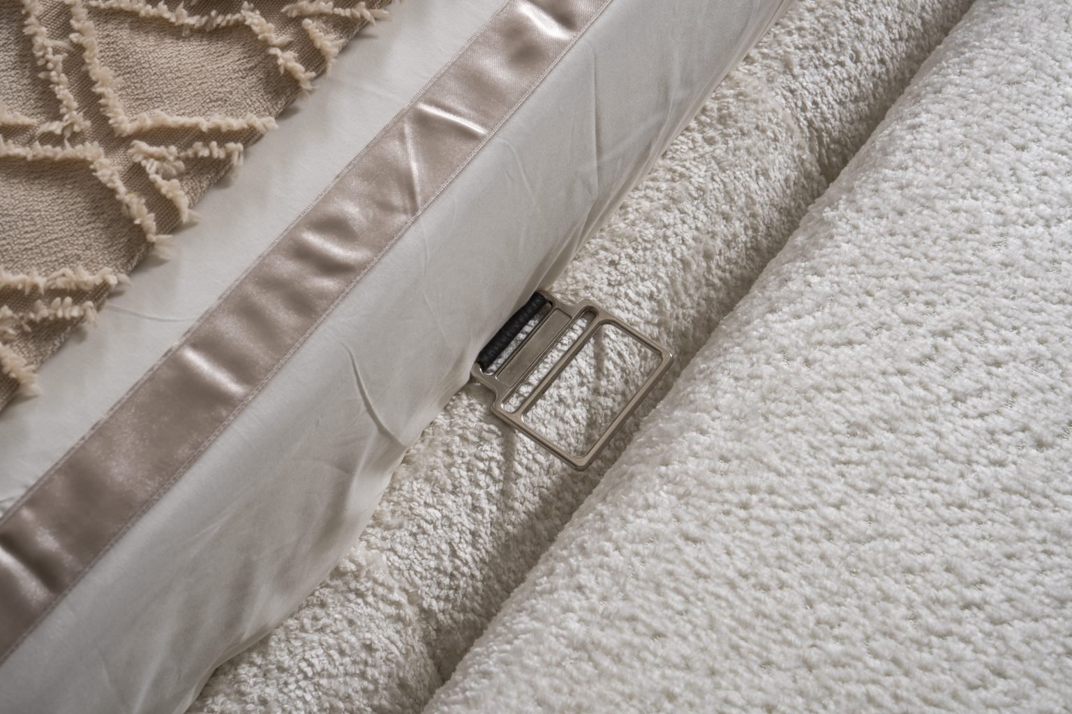 Тапицирано легло «Sky» с регулираща табла, с място за съхранение