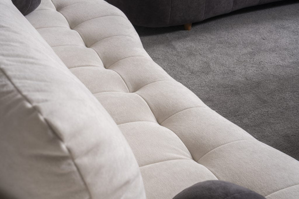 Триместен разтегателен диван «Boston» + 2 декоративни възглавници, ширина 230см