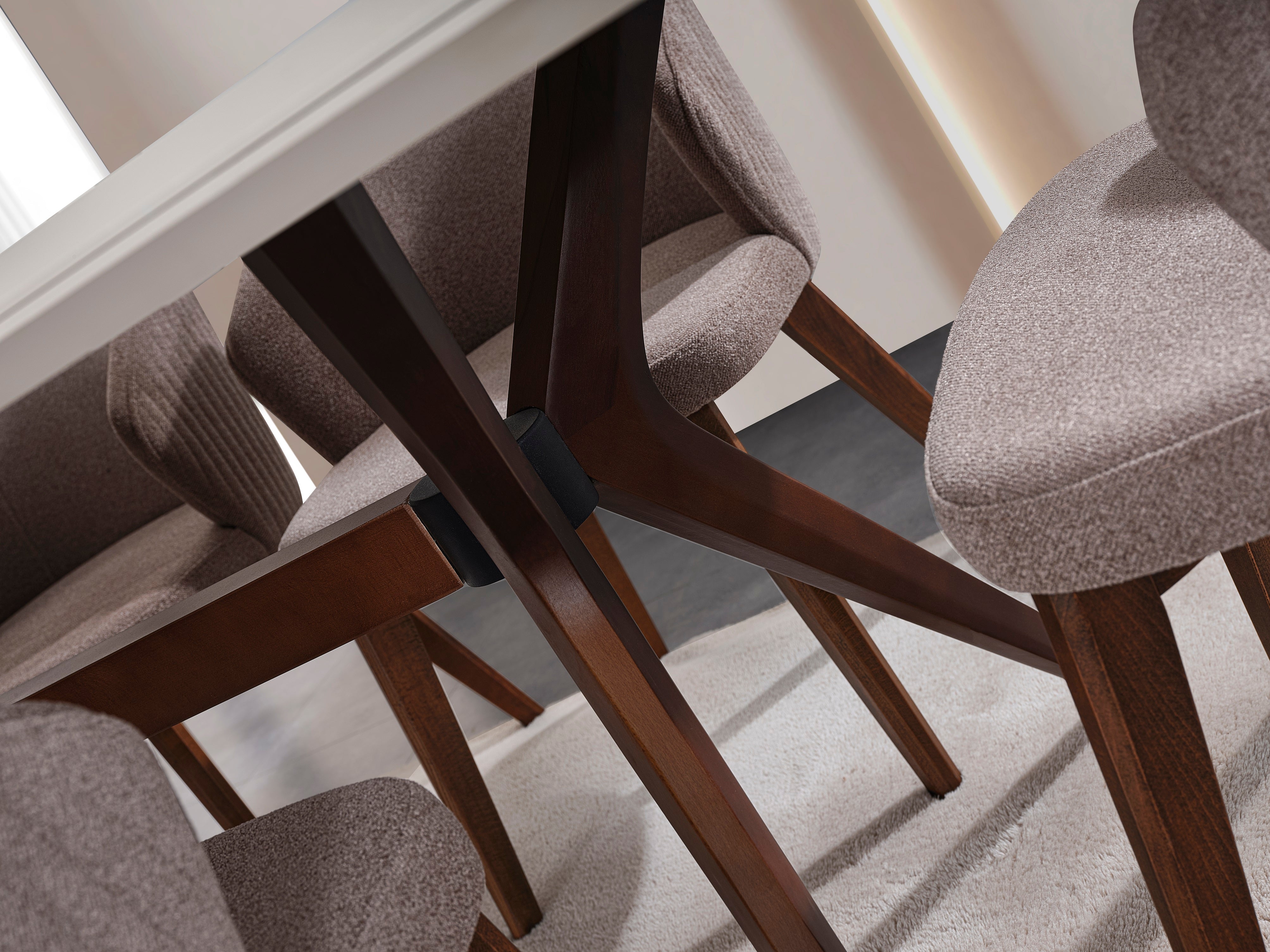 Трапезна маса Preo