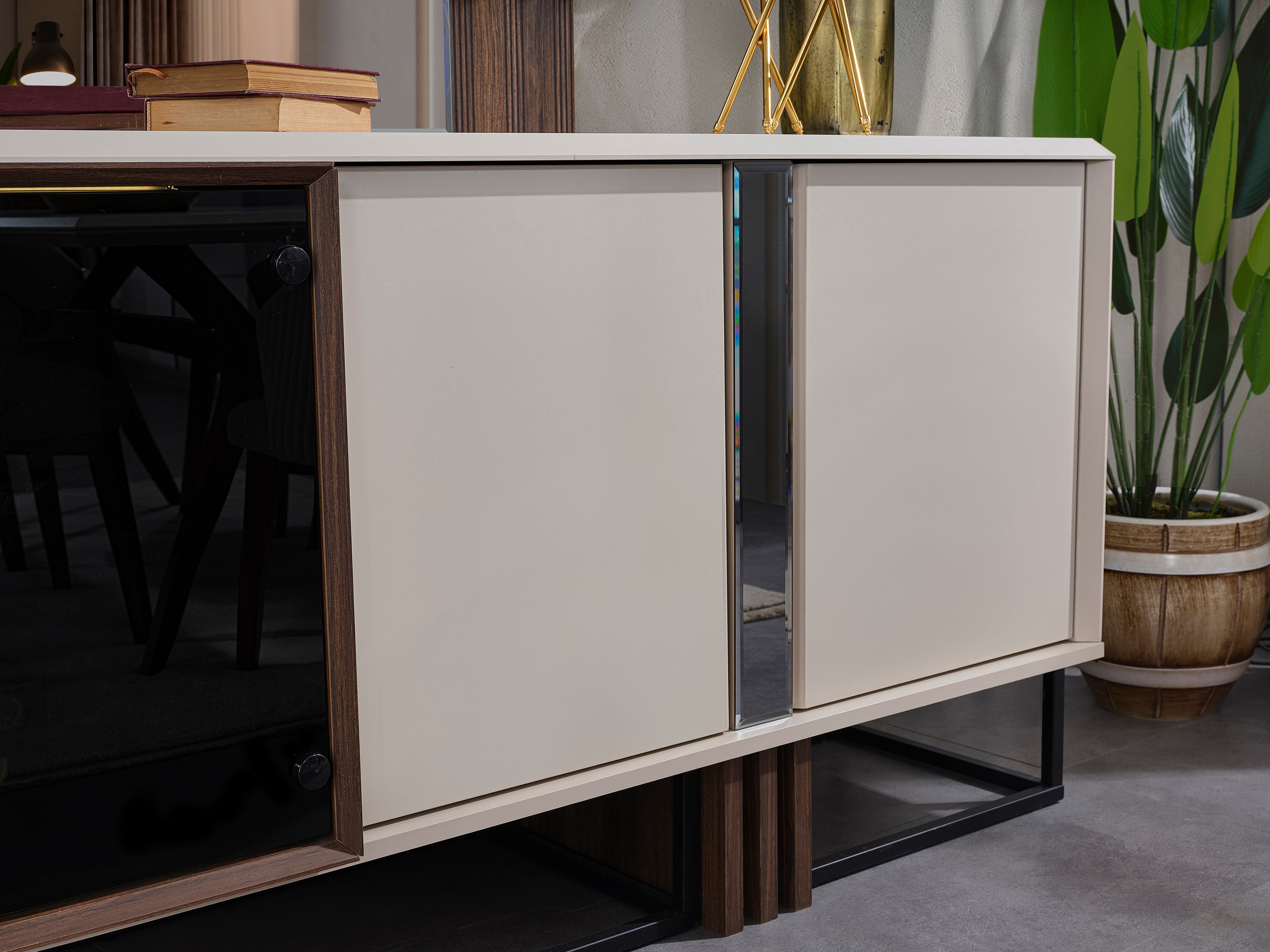 Бюфет с огледало Preo