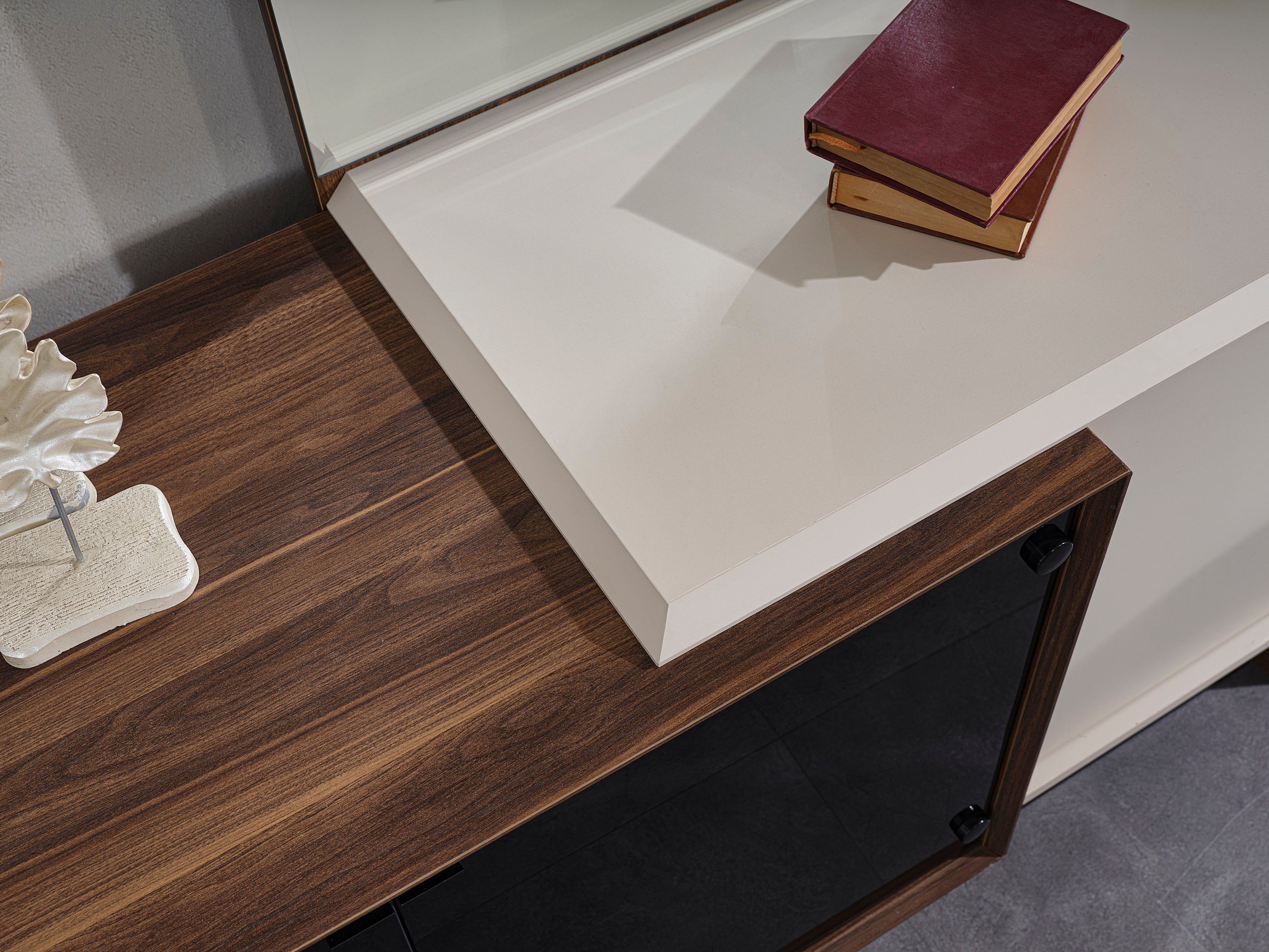 Бюфет с огледало Preo