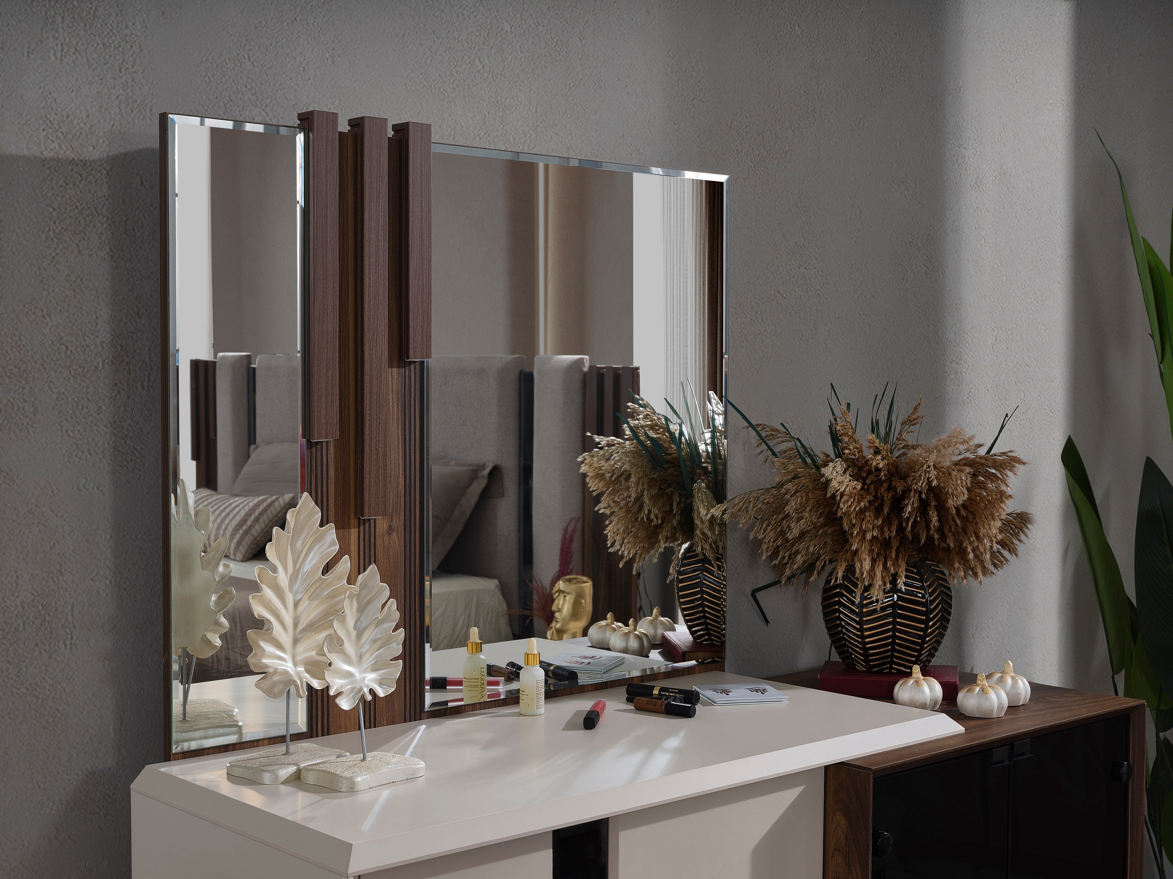 Тоалетка с огледало Preo