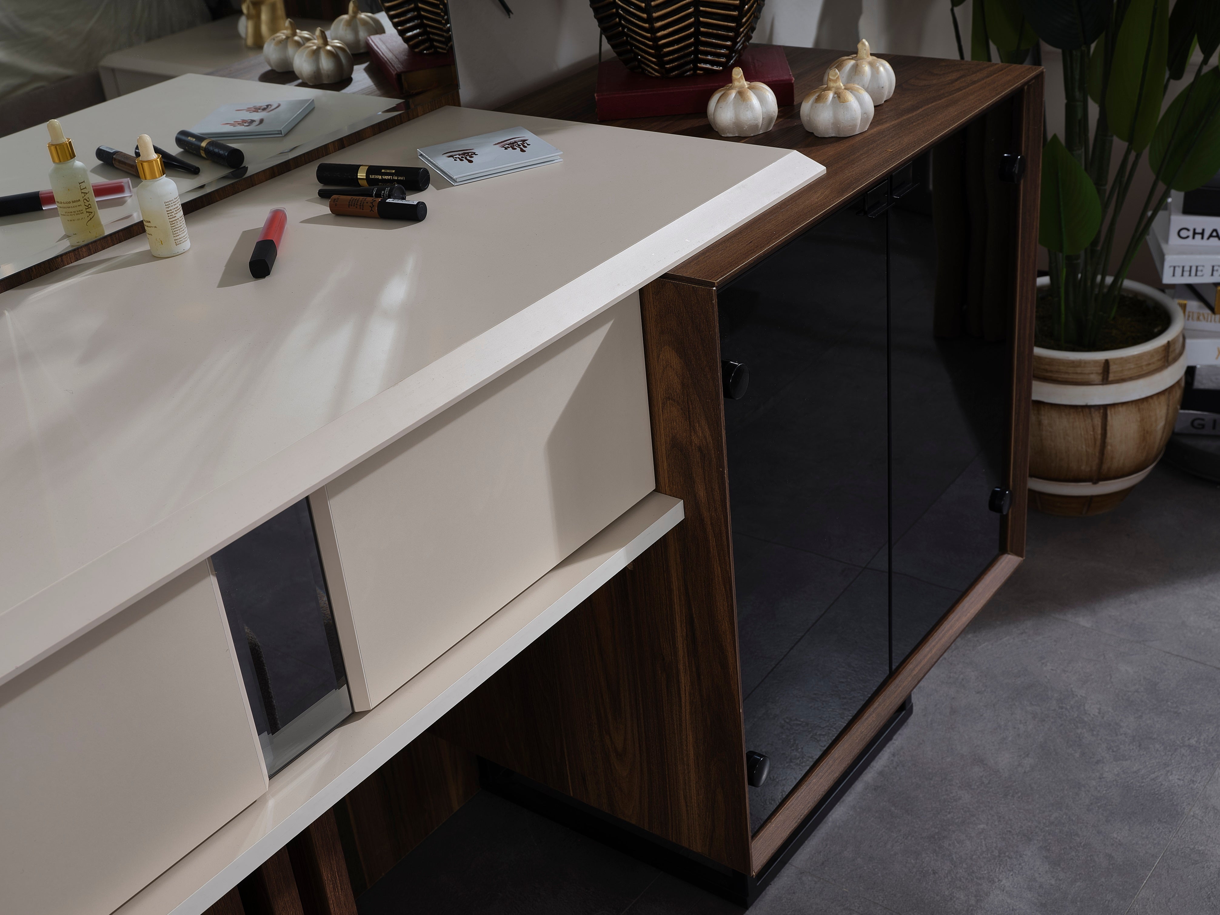 Тоалетка с огледало Preo