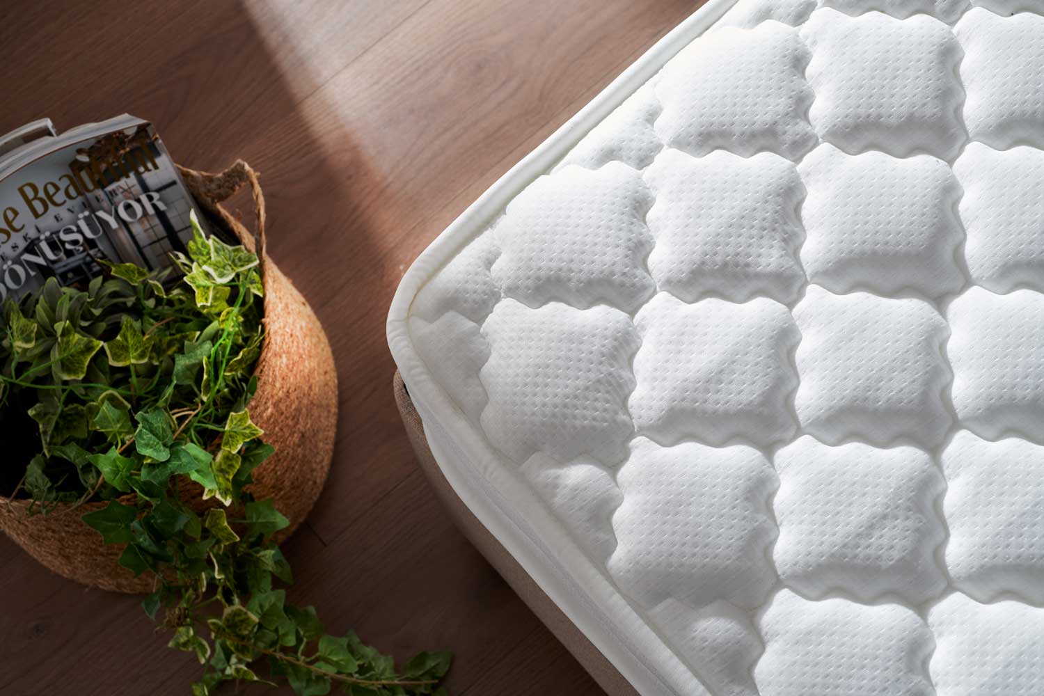 Тапицирано легло «Fornea» + Матрак и табла - с място за съхранение, повдигащ механизъм, система за безшумно затваряне