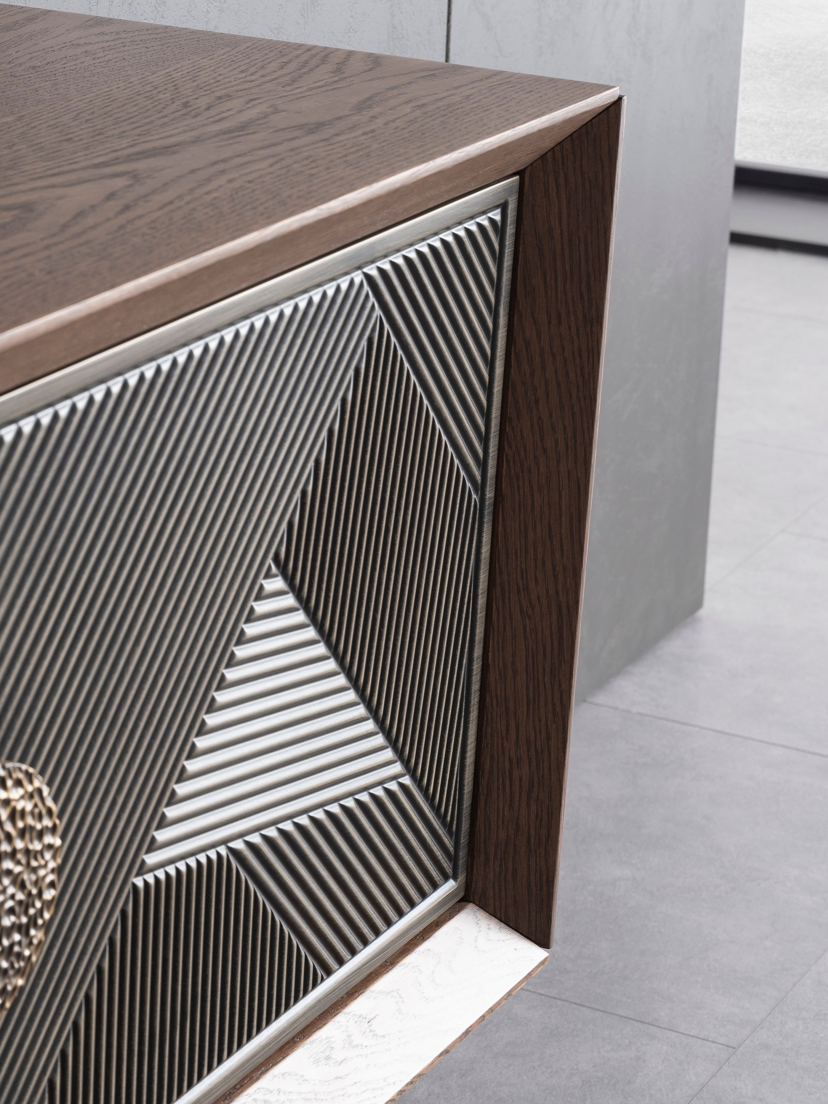 Бюфет «Cross» с естествен фурнир, два цвята, размер 220х87х48см