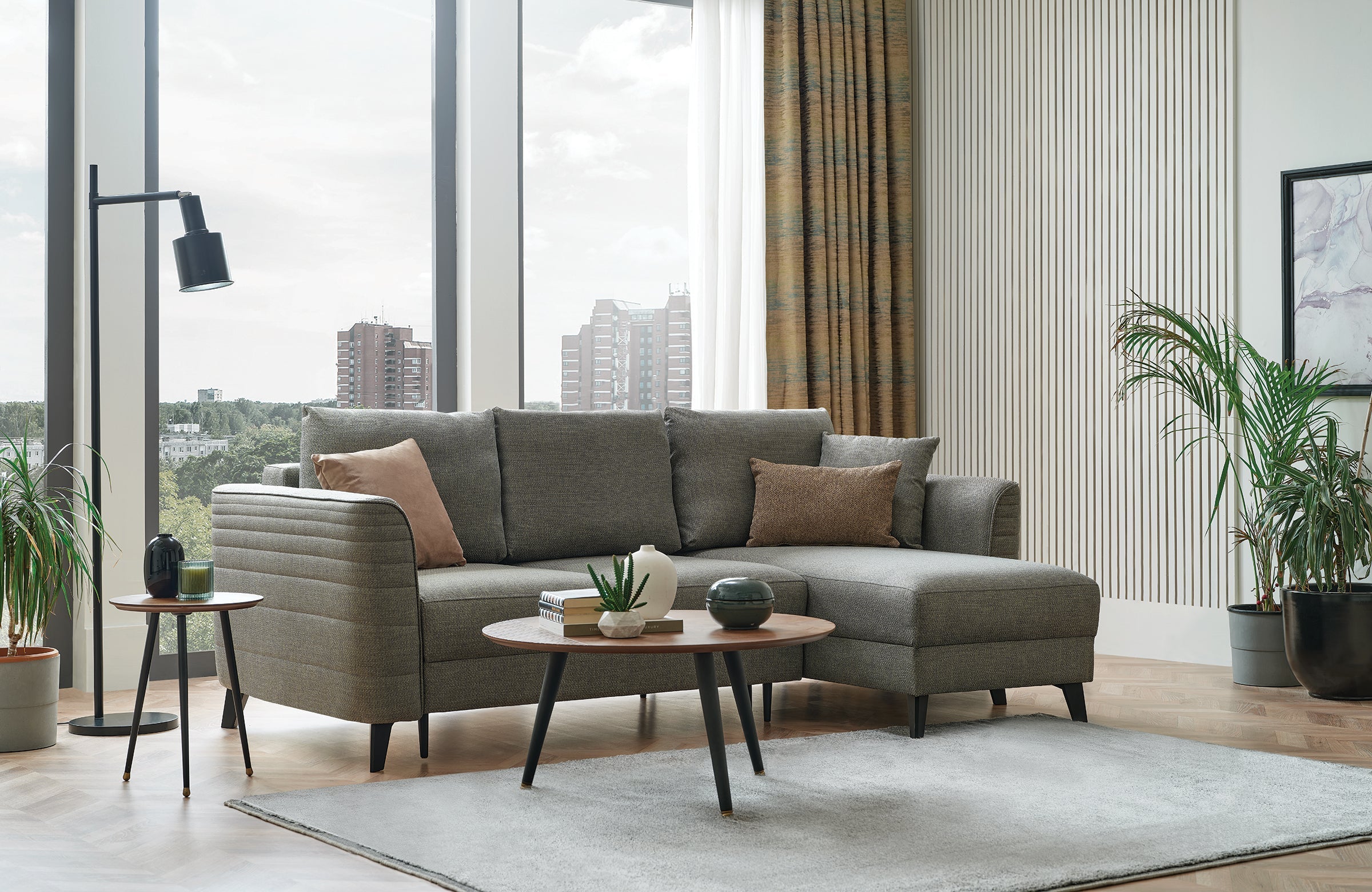 Ъглов разтегателен диван «Grace» + три декоративни възглавници, ширина 226см