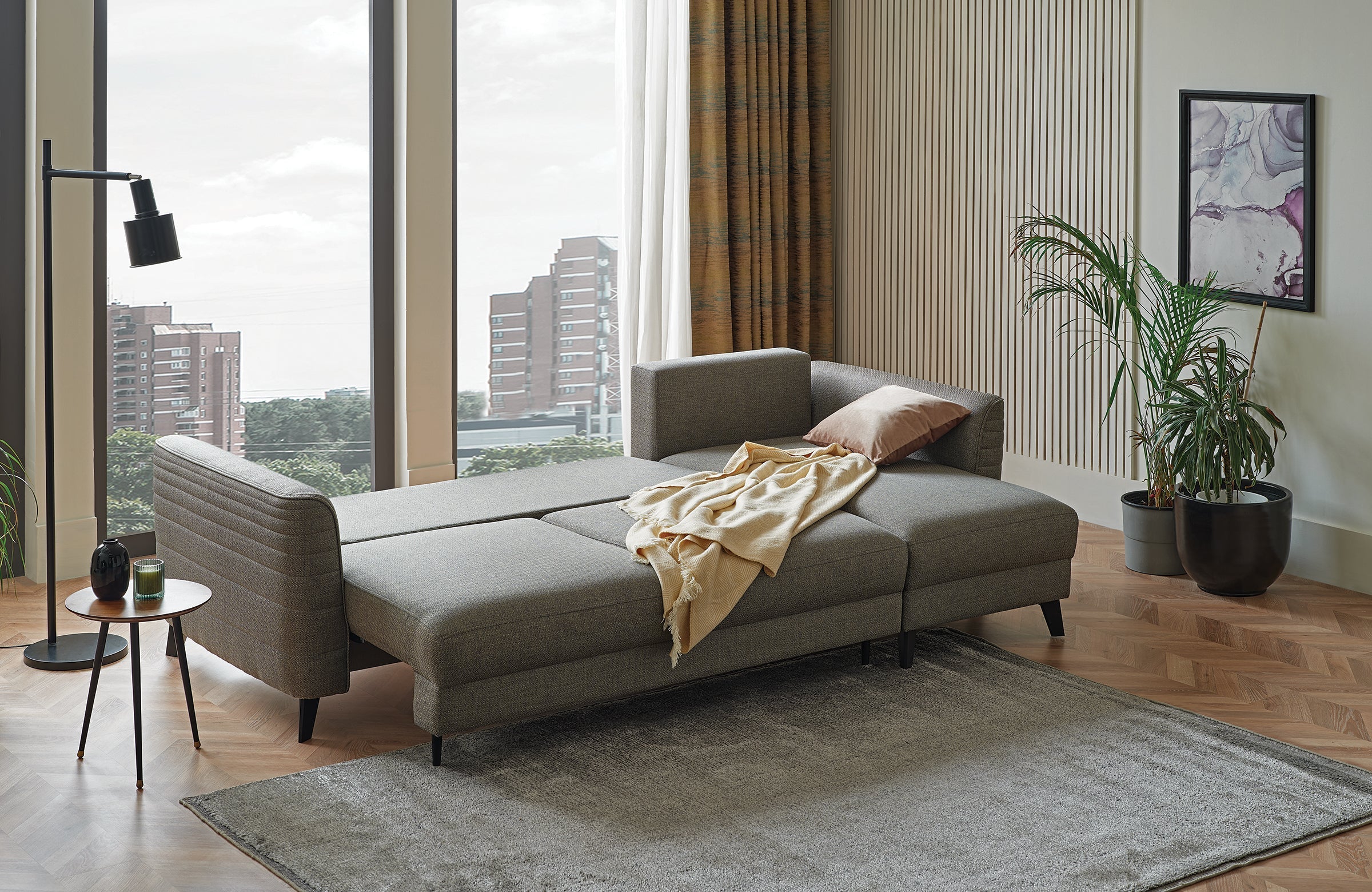 Ъглов разтегателен диван «Grace» + три декоративни възглавници, ширина 226см