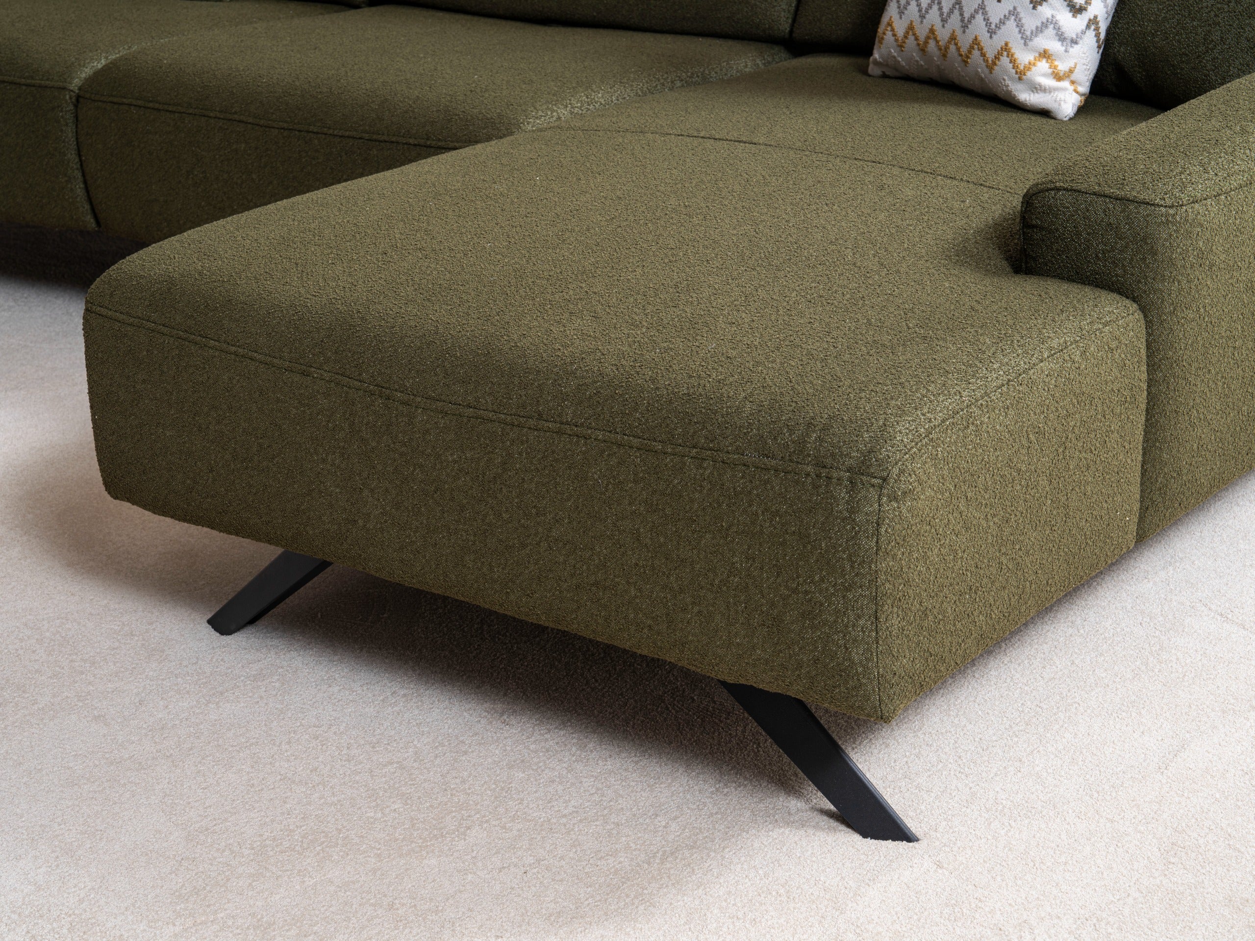 Ъглов разтегателен диван «Goynuk Relax» + четири декоративни възглавници, ширина 270см